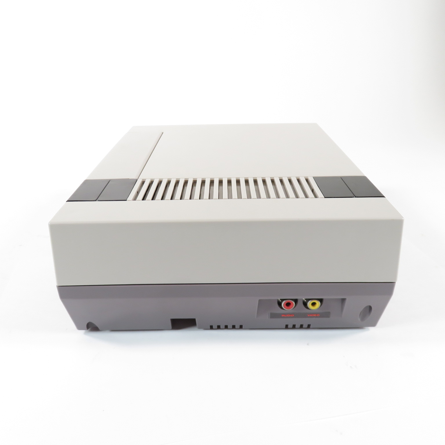 Nintendo Entertainment System NES-001 8-Bit Home Video Game Nintendo Entertainment System NES-001 8-Bit Home Video Game