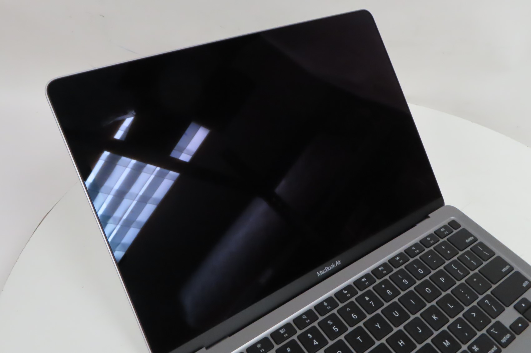 Apple MacBook Air (2020) MGN63LL/A M1 3.2GHz 7-Core GPU 8GB RAM 256GB ...