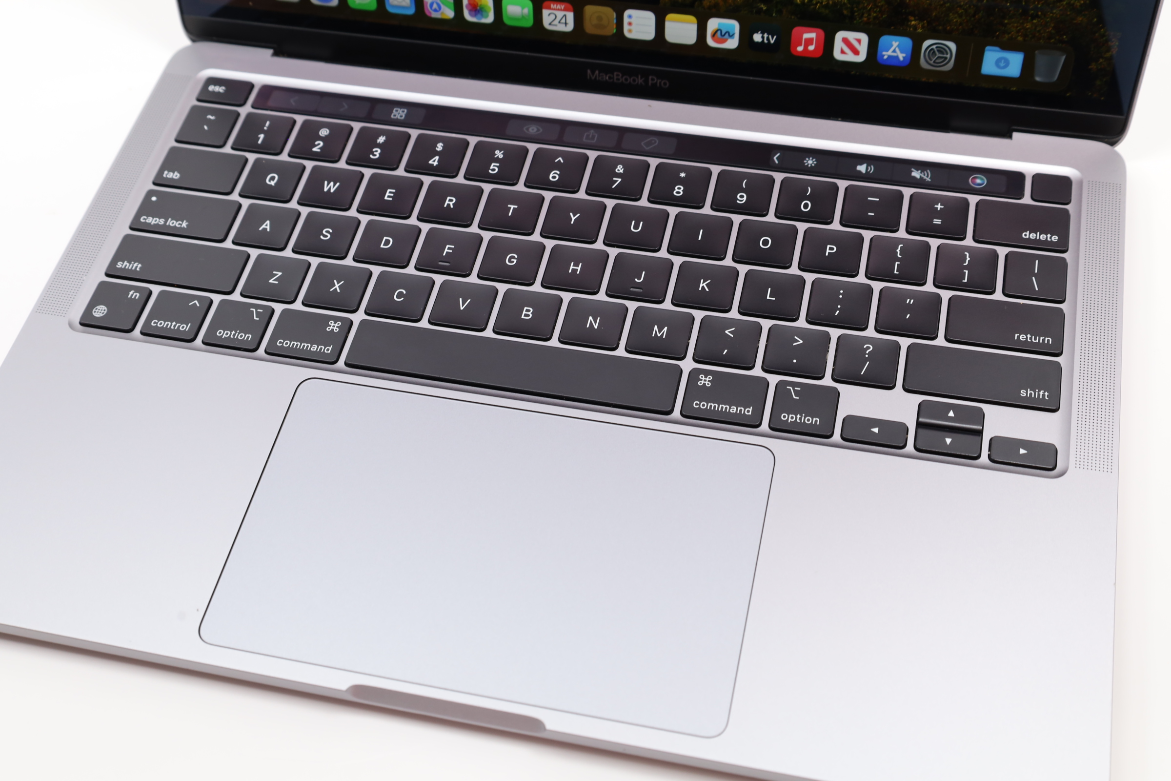 Apple MacBook Pro 2020 MYDA2LL/A M1 3.2GHz 8GB Unified RAM 256GB