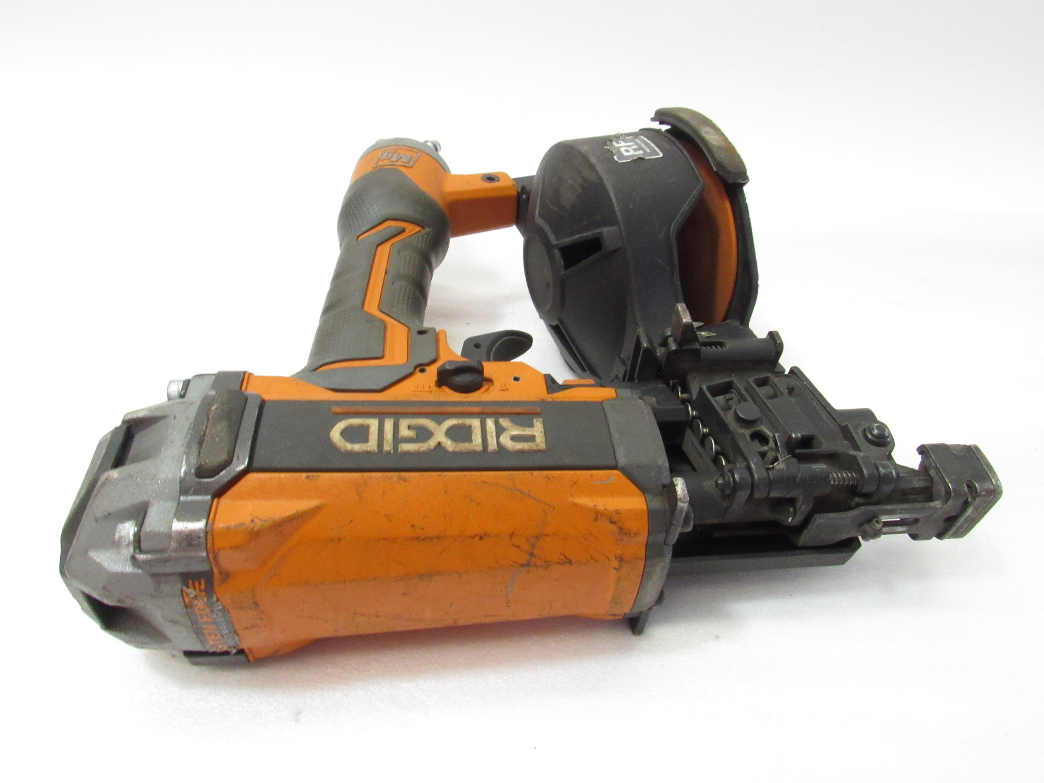 Ridgid R175RNF Pneumatic 15Degree Straight Drive 13/4 in. Coil