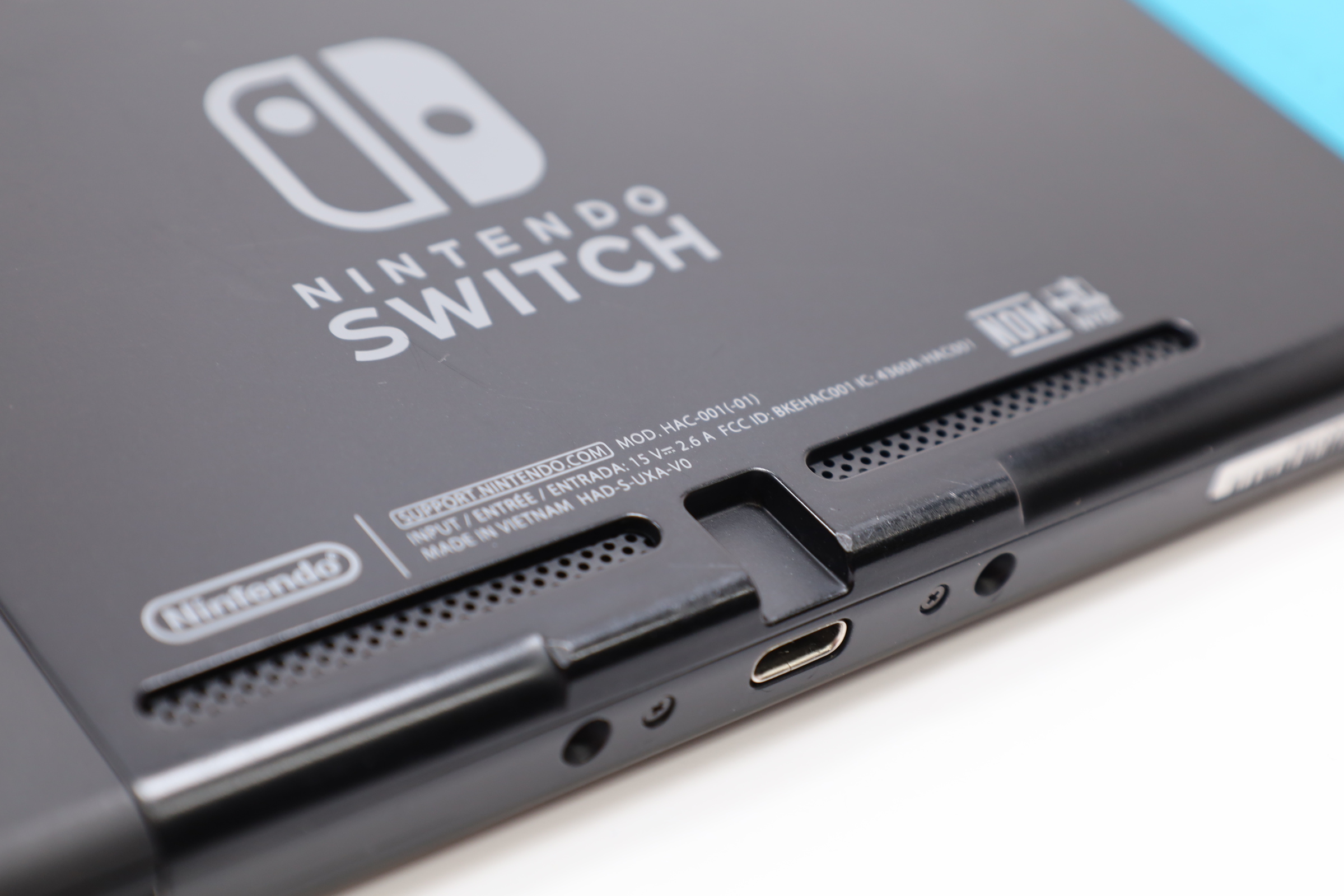 Nintendo Switch HAC-001(-01) 32GB Video Game System - Blue/Red (9756)