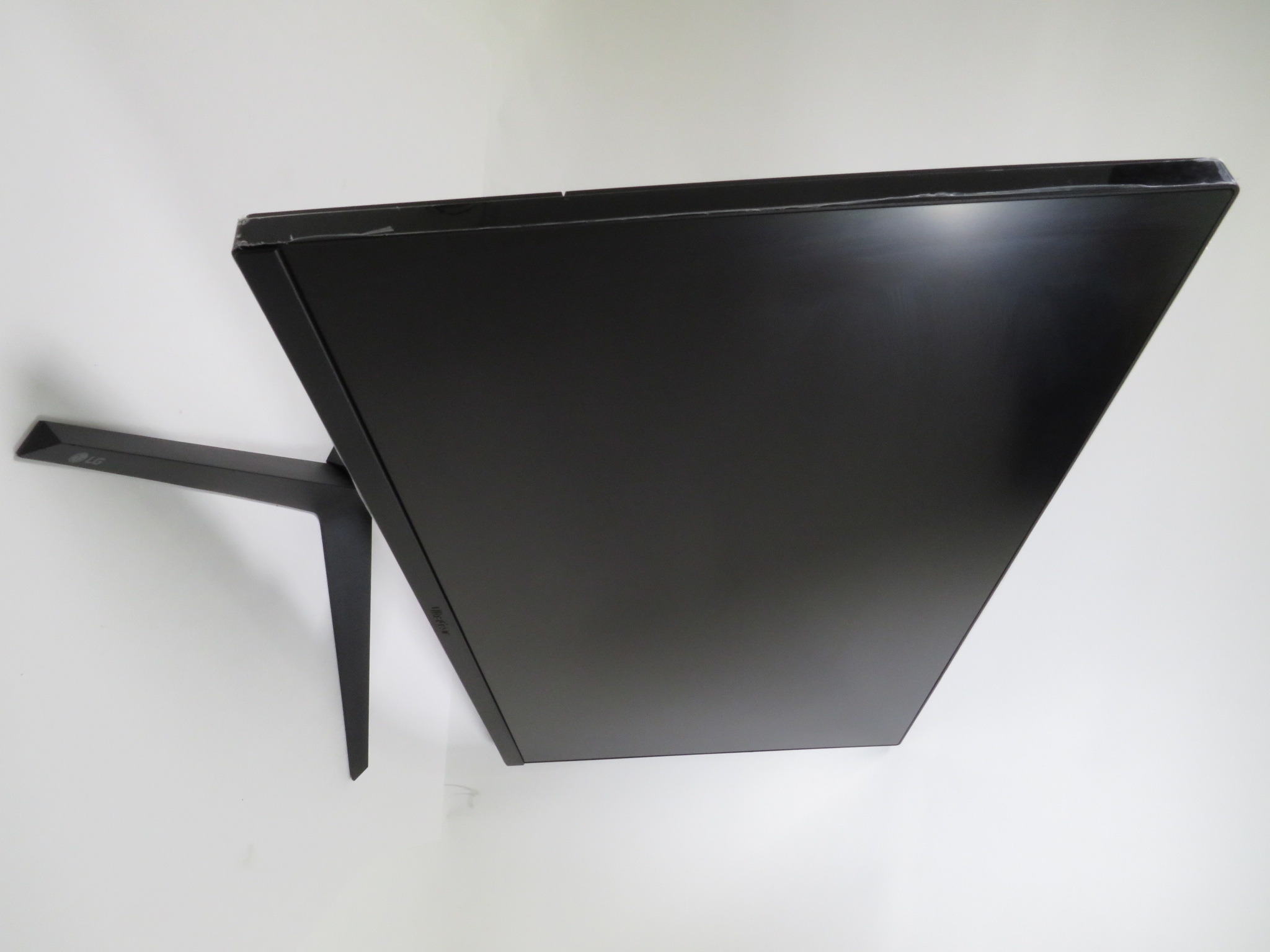 LG 27GQ40WB 27" UltraGear Monitor