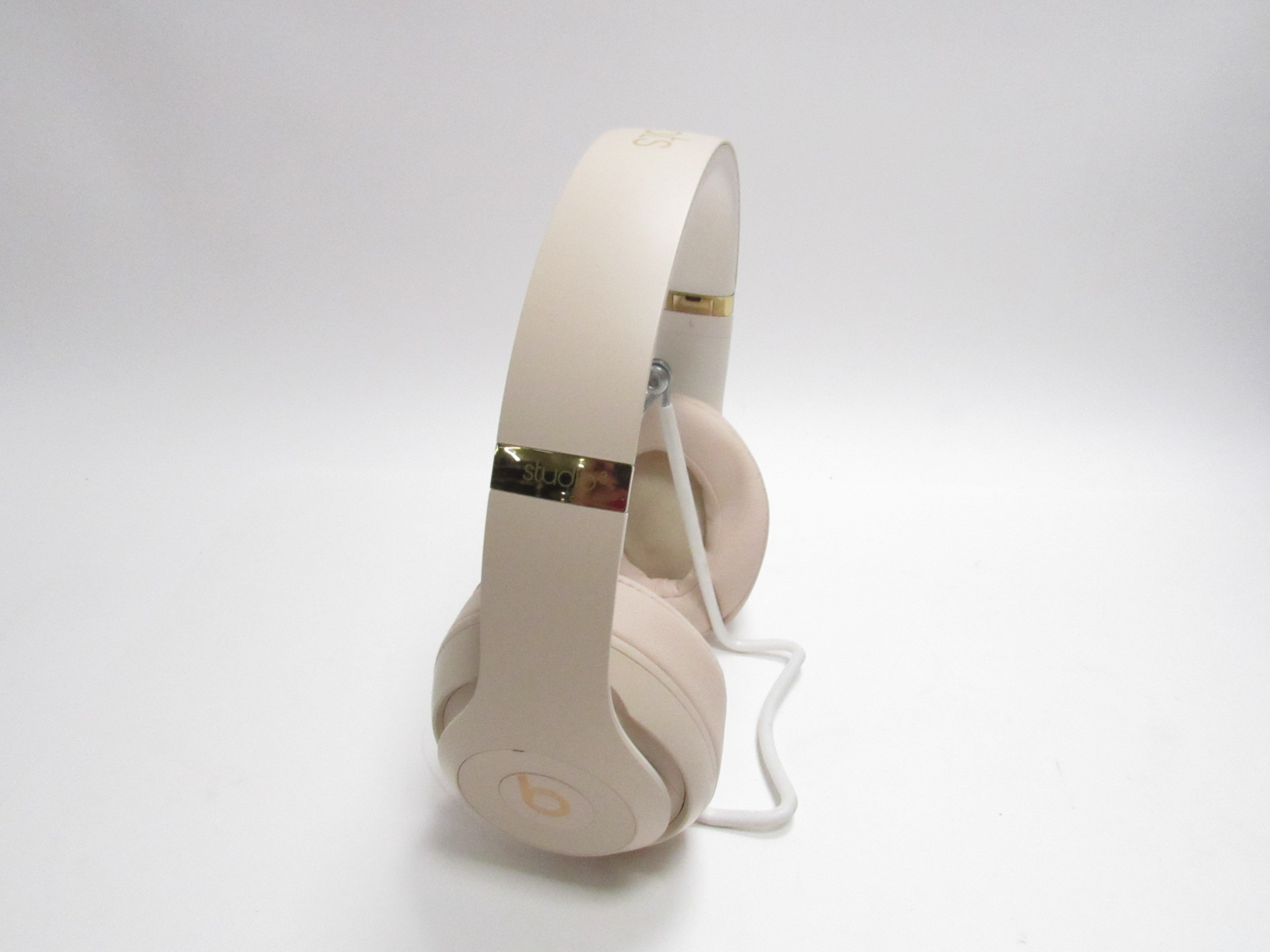 Beats Studio3 MTQX2LLA Wireless OverEar Noise Canceling Headphones