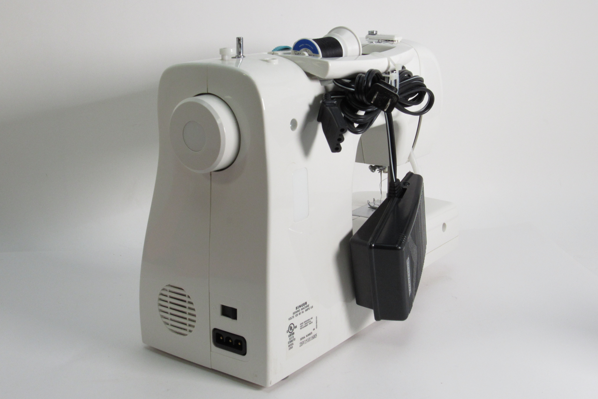 Singer Simple 2263 Sewing Machine White / Light Blue