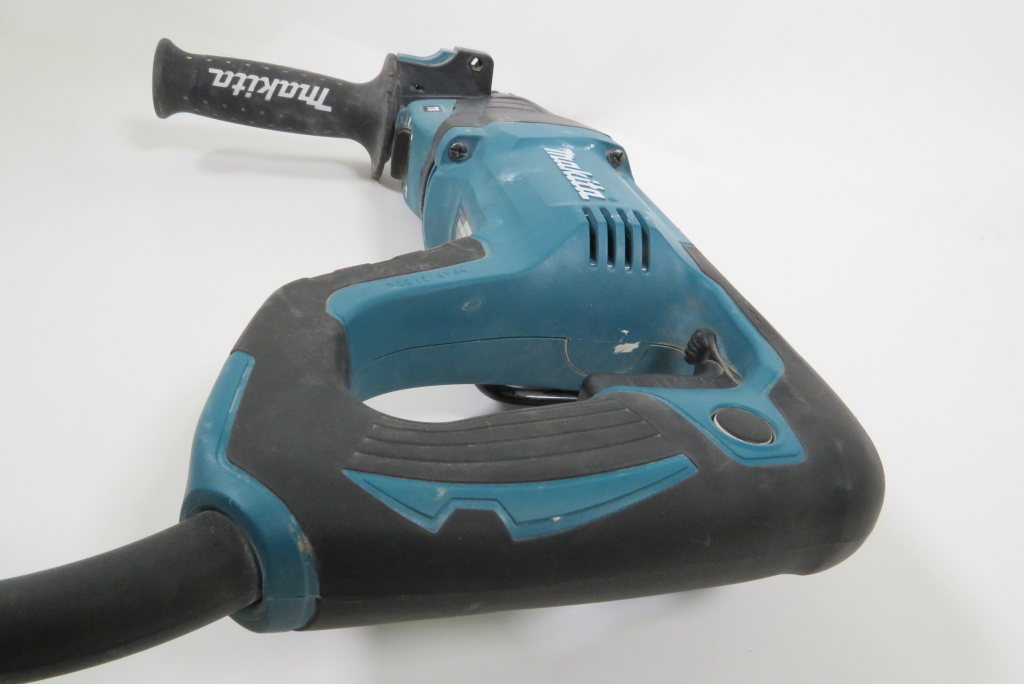 Makita HR2641 8A 1" Corded Rotary Hammer Drill