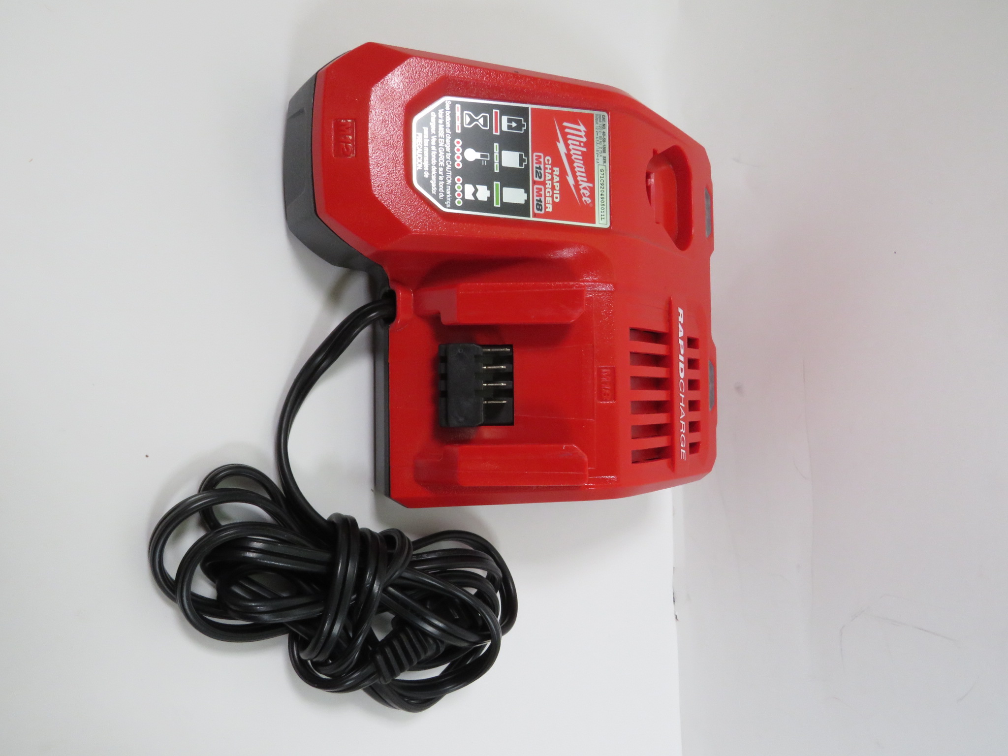 Bakipante 3A Rapid Charger For Milwaukee M12 & M18 Batteries - Replacement Charger With LED Indicator