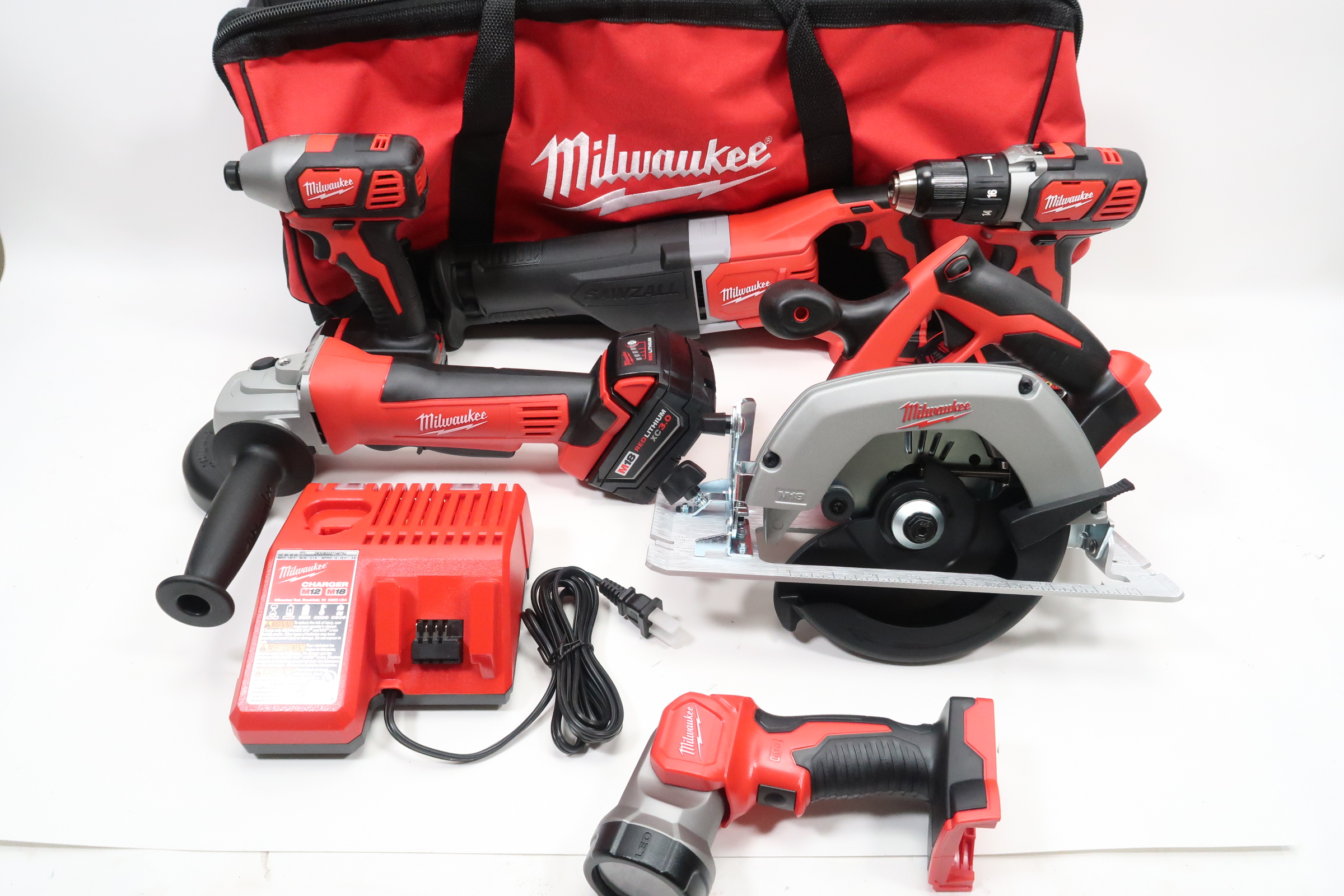 Milwaukee 2696-26 18V Lithium-Ion Cordless Combo Tool Kit (6-Tool)