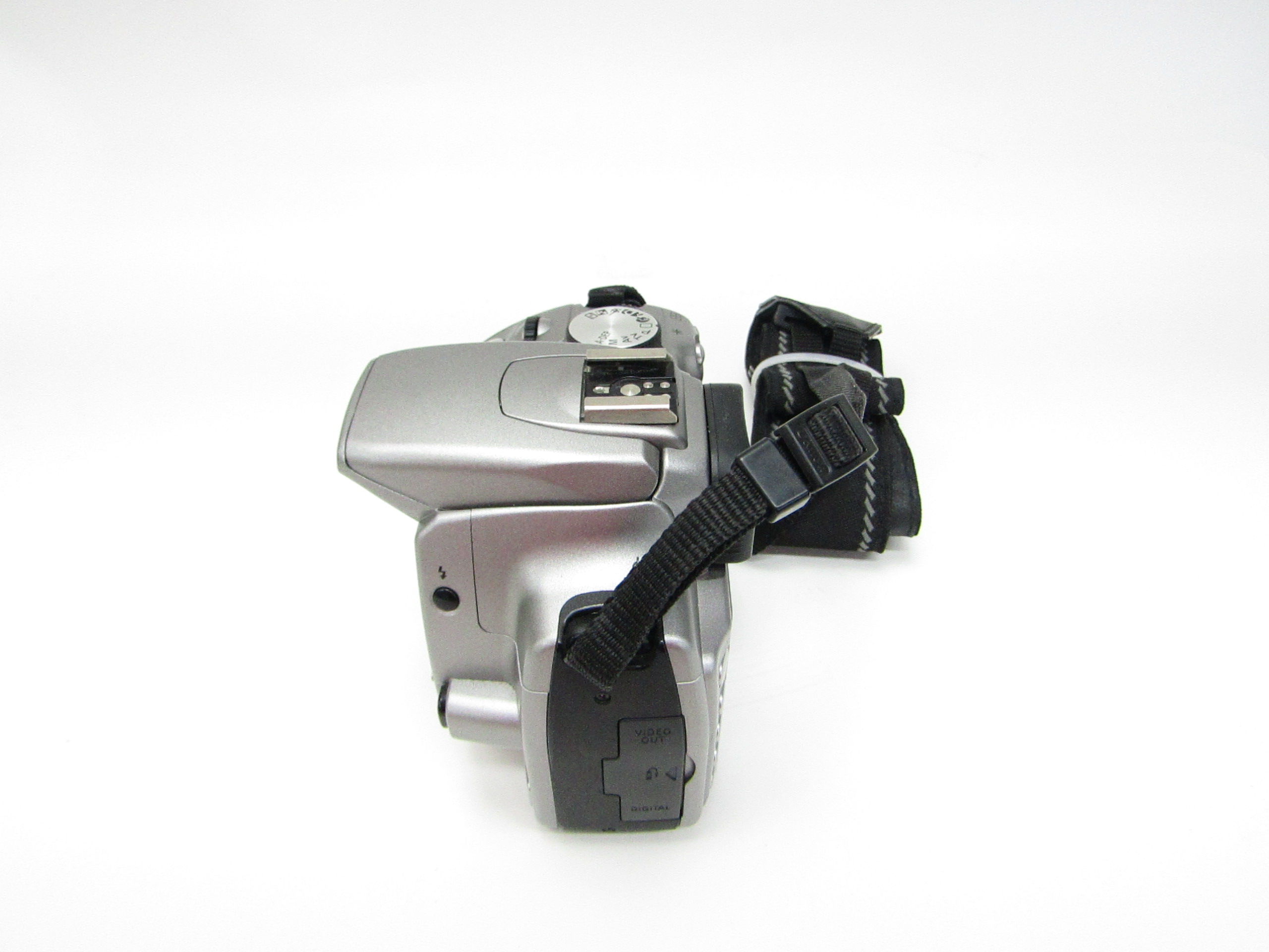 Canon EOS Digital Rebel XT DSLR Digital Camera