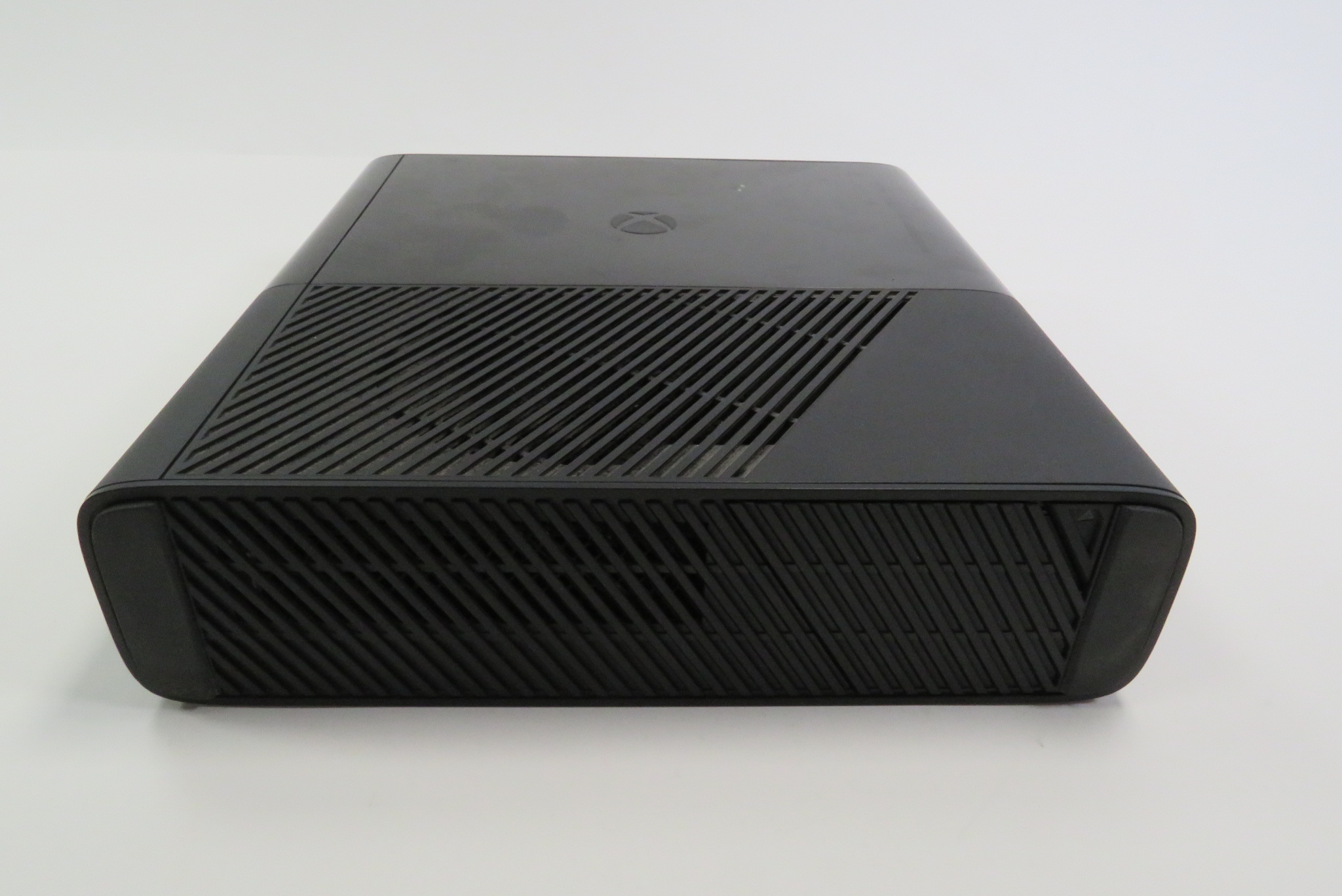 Microsoft Xbox 360 E 1538 320GB Video Game Console -6198