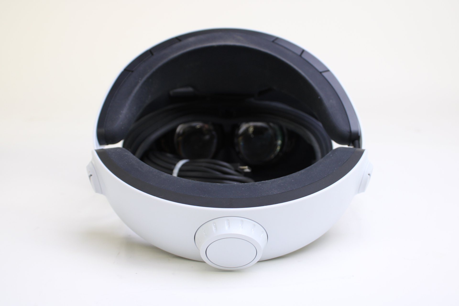 プレステVR 新型「PlayStation VR (CUH-ZVR2）」はどこが変わった？前モデル
