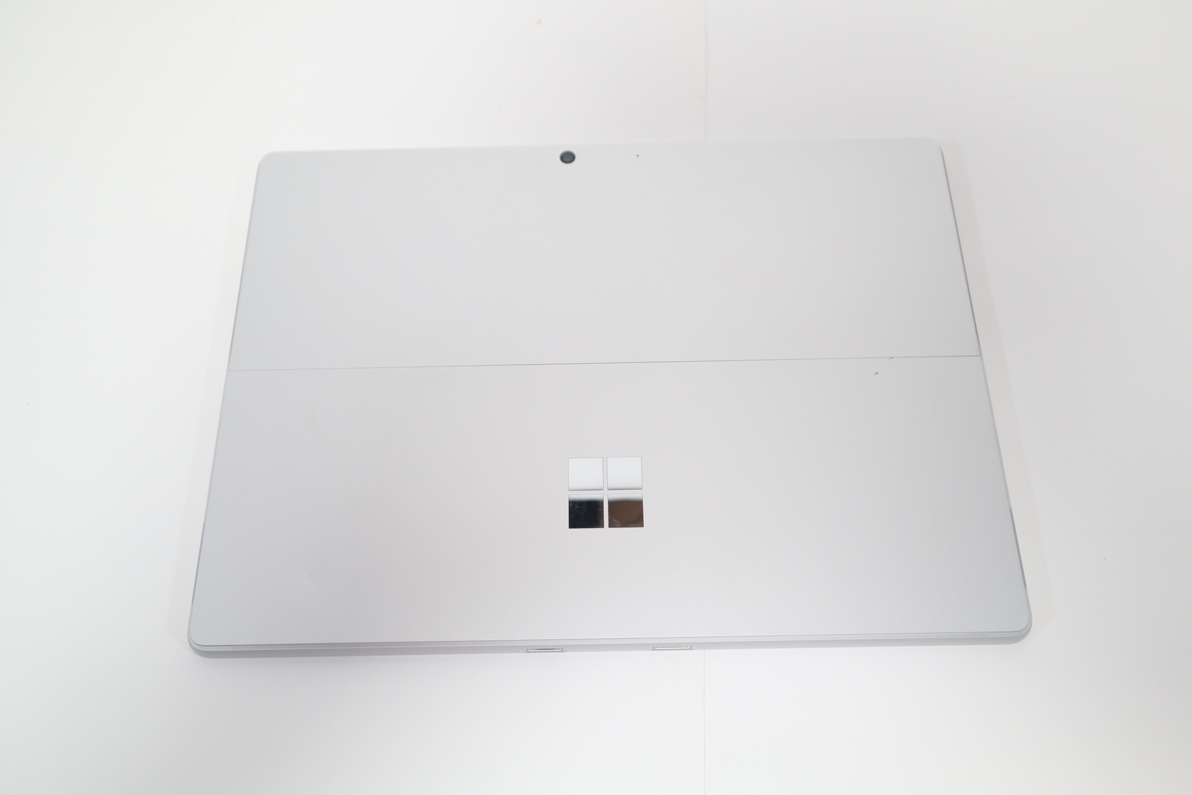 Microsoft Surface Pro 9 2038 Core i5-1235U 2.5GHz 8GB RAM 256GB