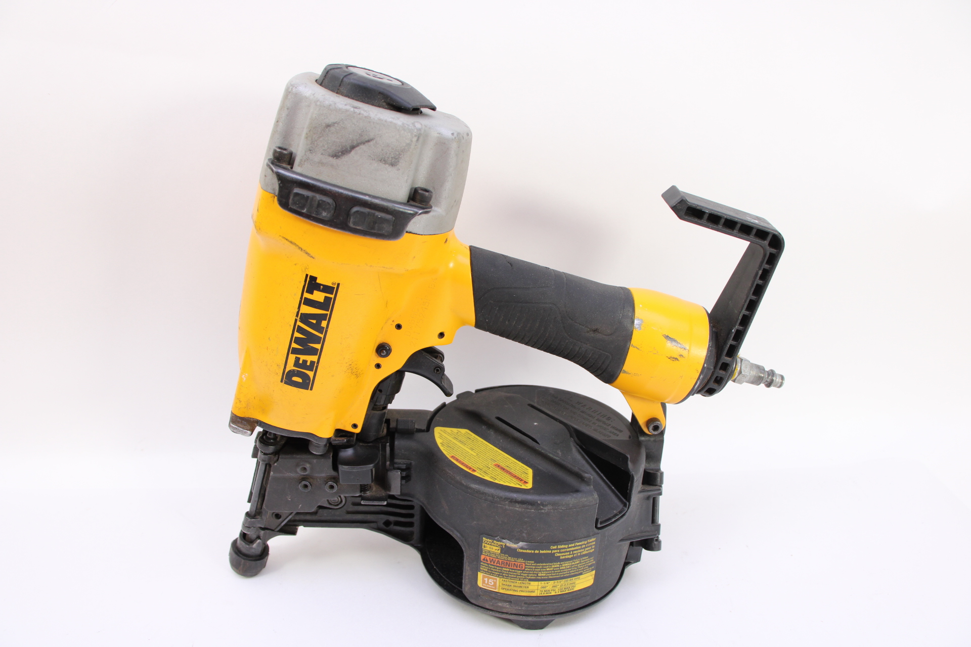 DeWalt DW66C1 Pneumatic 15 Degree Coil Siding Nail Gun