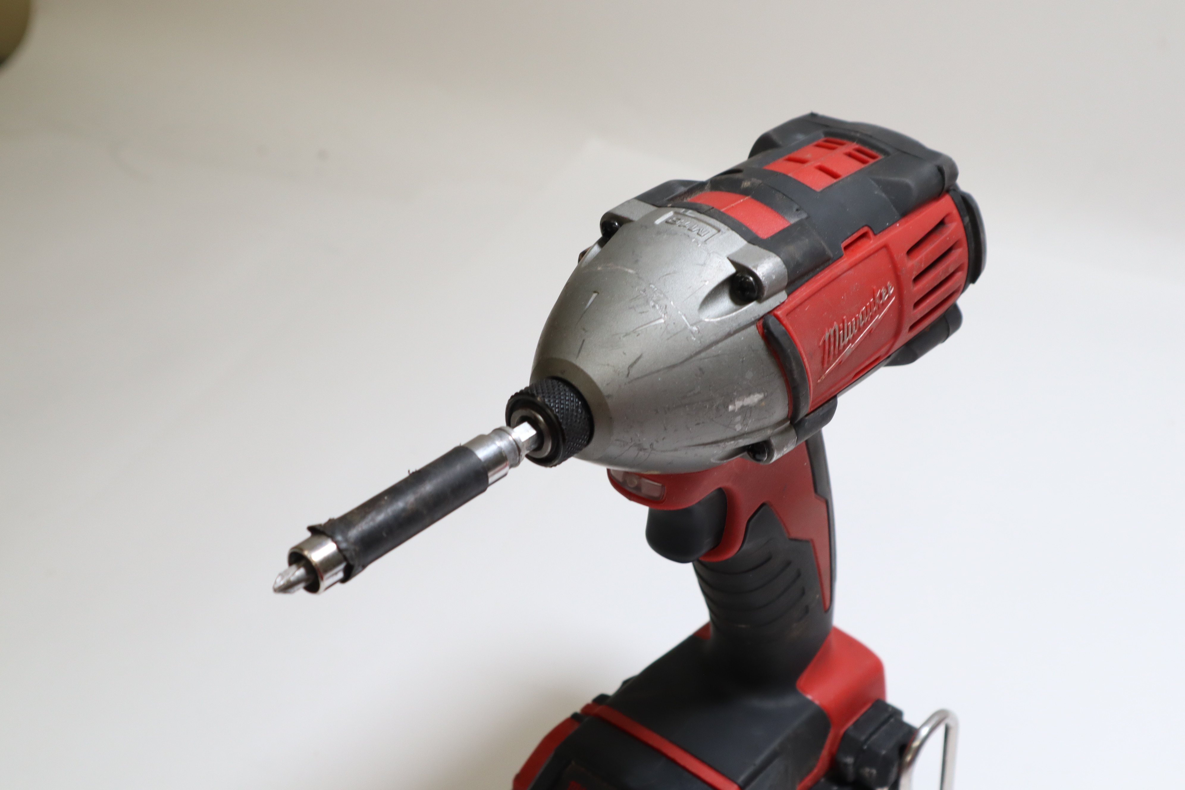 Milwaukee 265020 18V LithiumIon Brushless Cordless 1/4 in. Impact Driver