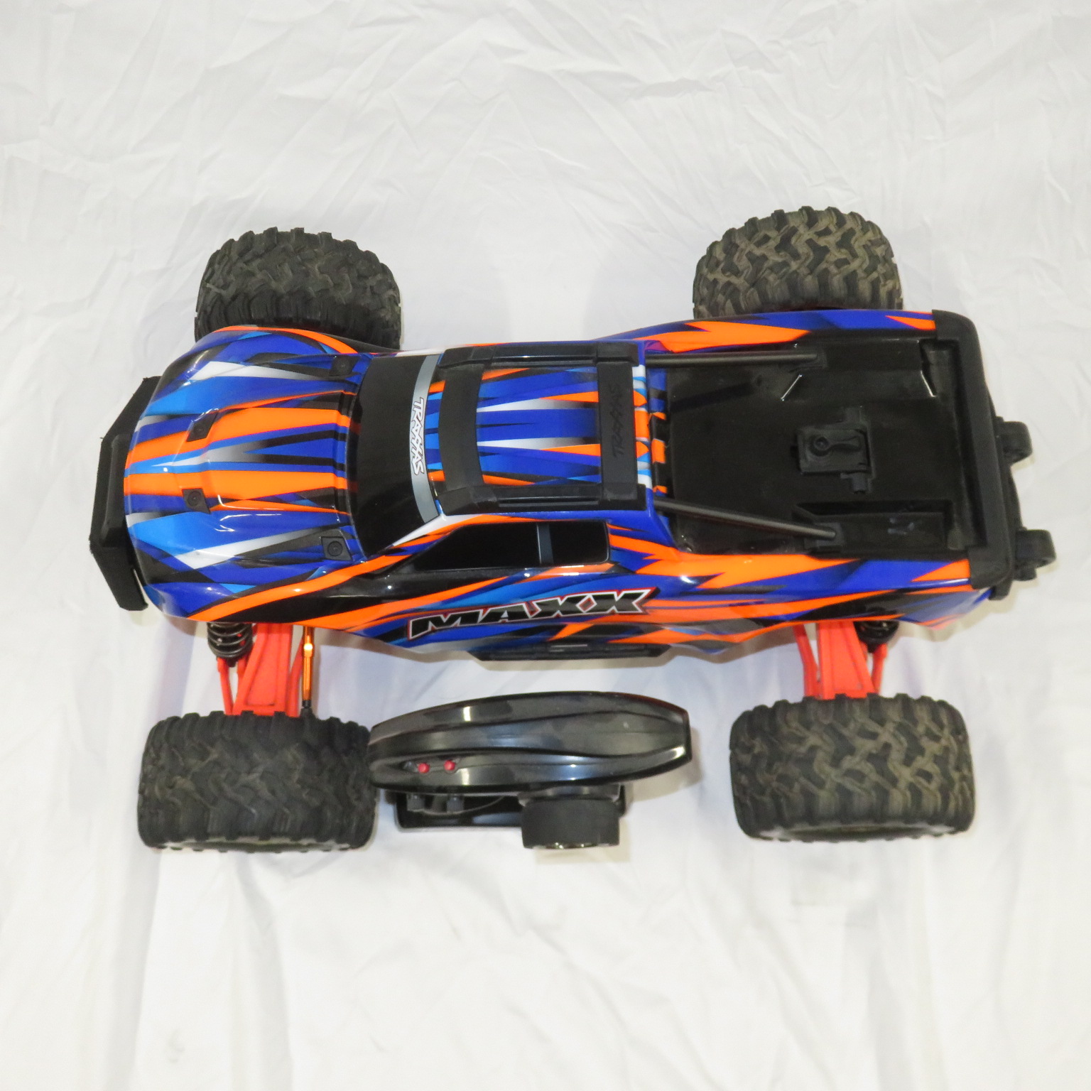 Traxxas Maxx 2WD 1/10 Scale All-Terrain Rugged Remote Controlled ...