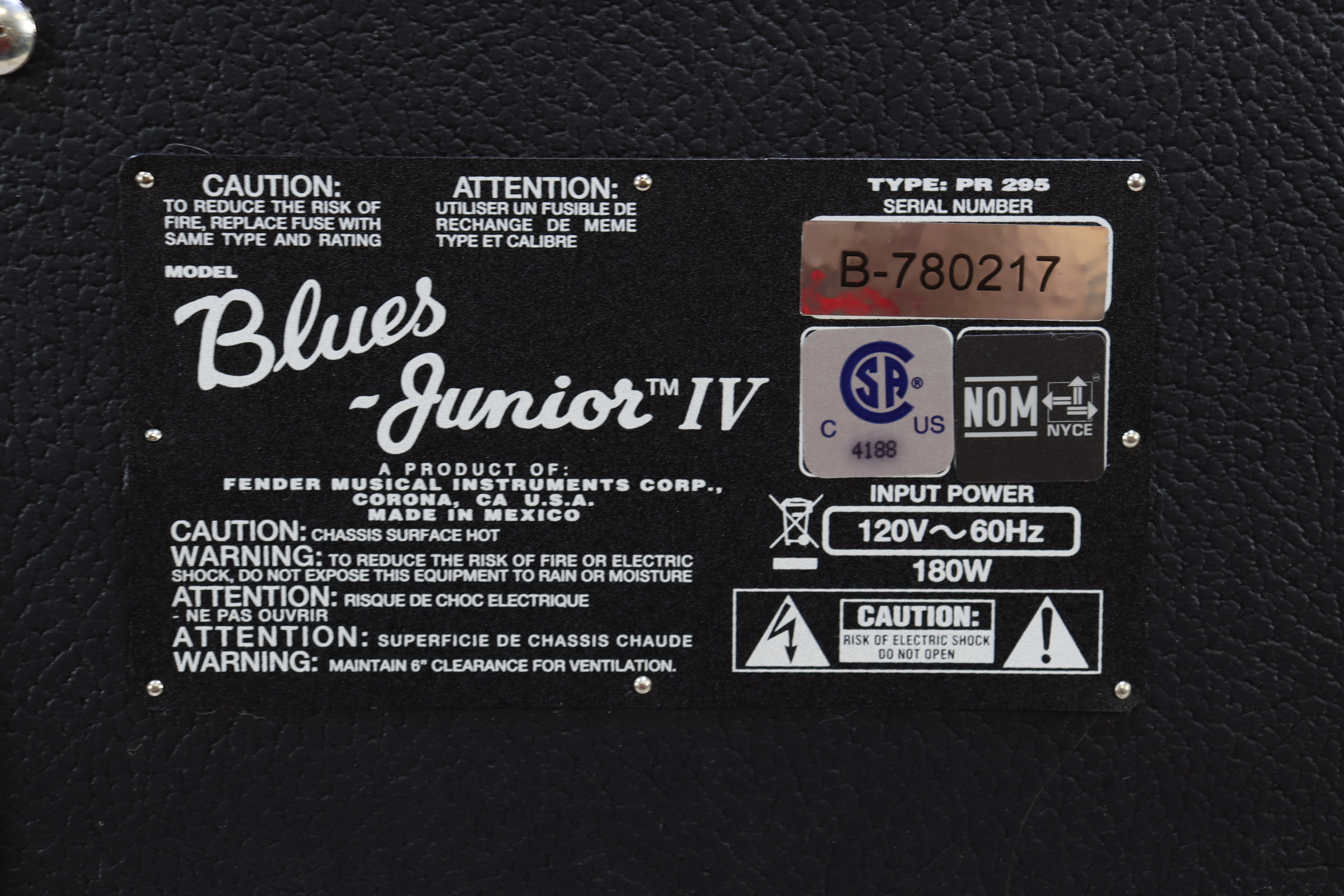 Fender Blues Junior IV PR 295 15 Watt Tube Guitar Amplifier