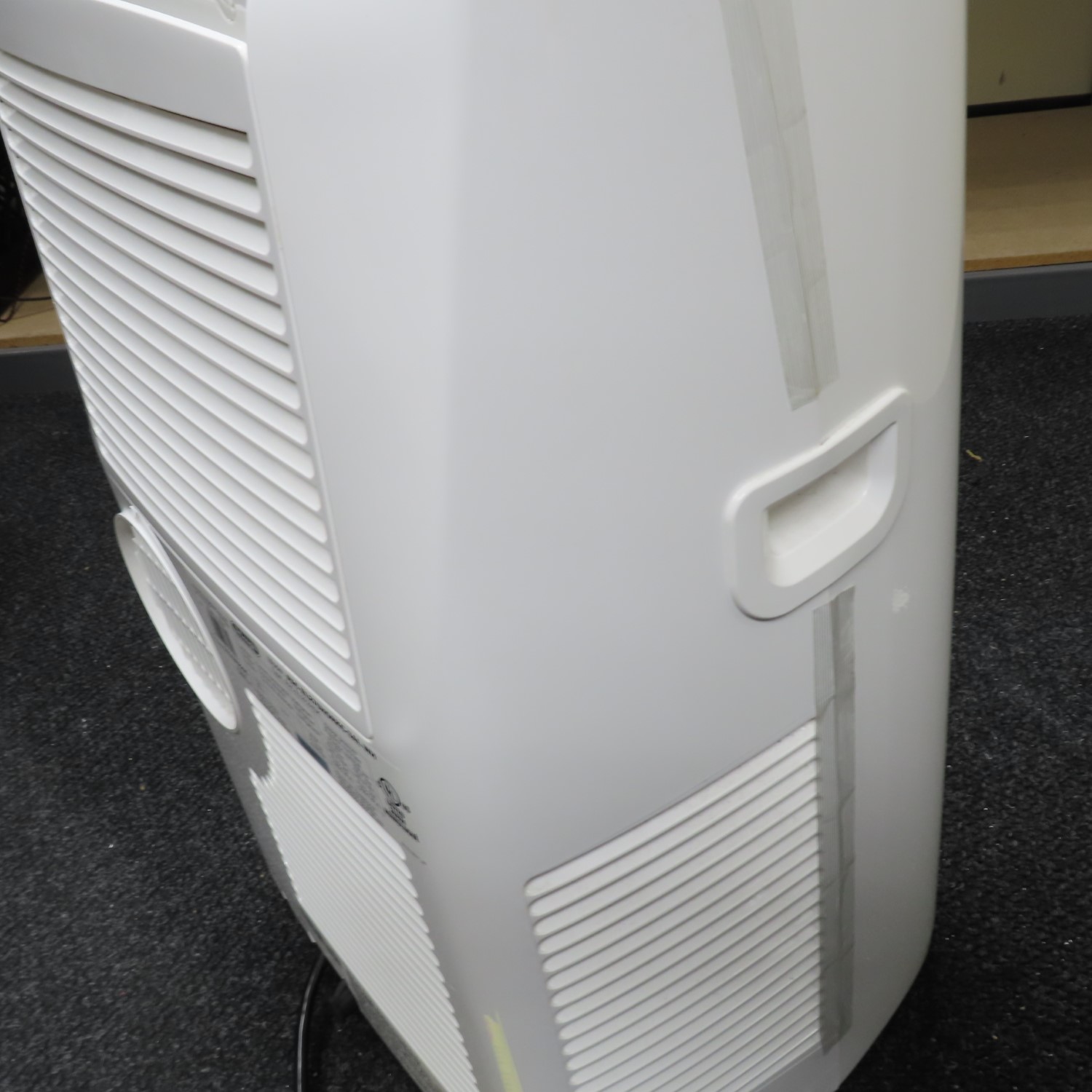 DeLonghi PAC EL275HGRKC3AL WH Portable Air Conditioner (Local PickUp