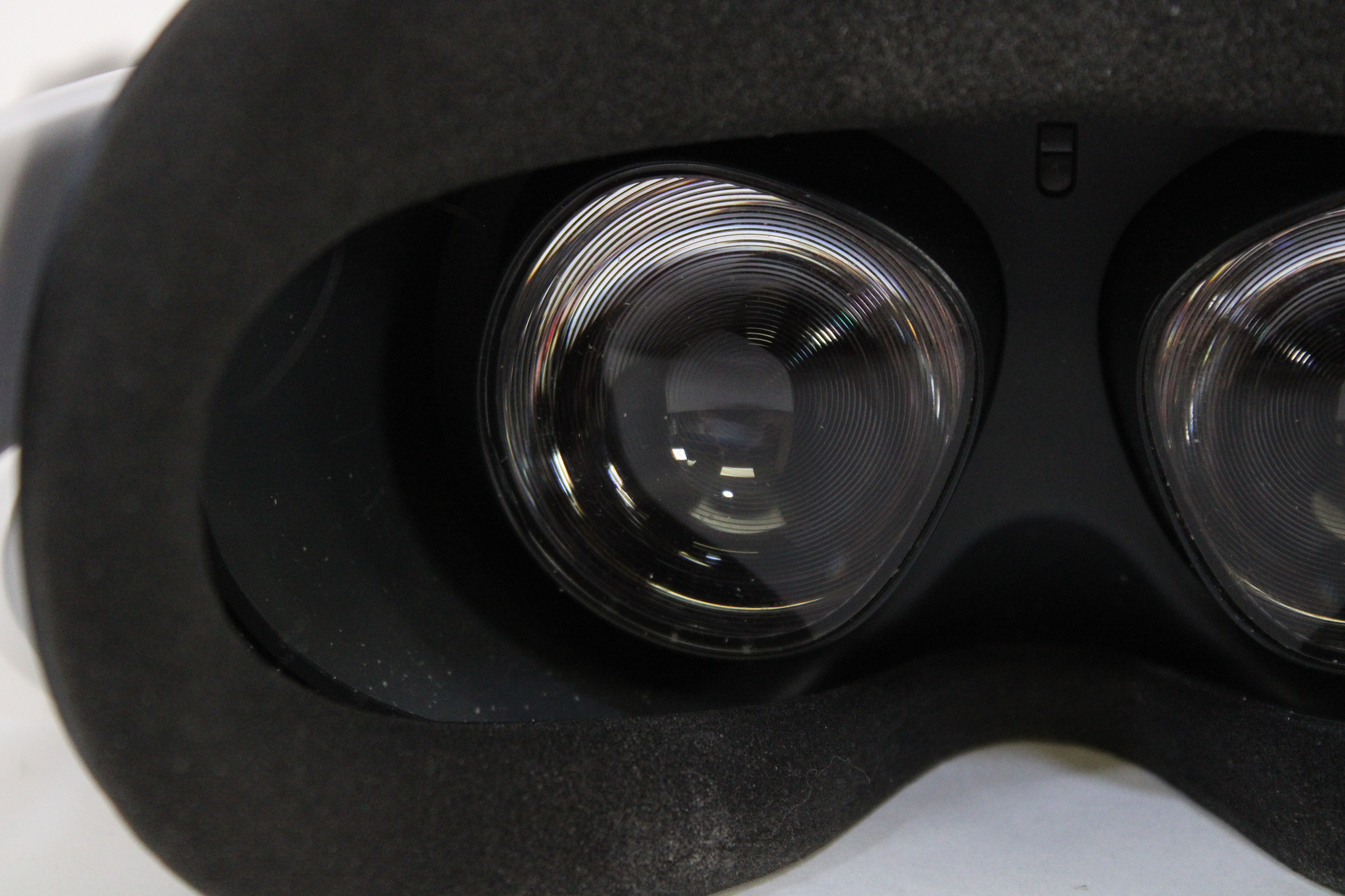 Meta KW49CM 64GB AllinOne VR Headset Quest 2