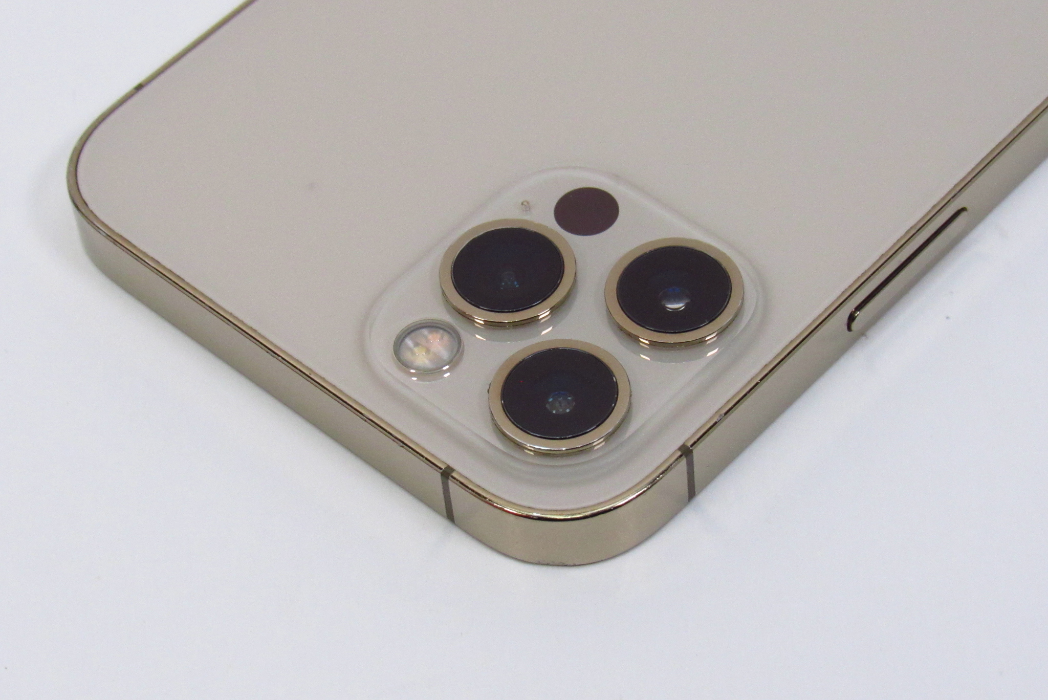 Apple iPhone 12 Pro (A14 Bionic) MGKJ3LL/A 128GB 6.1'' Unlocked