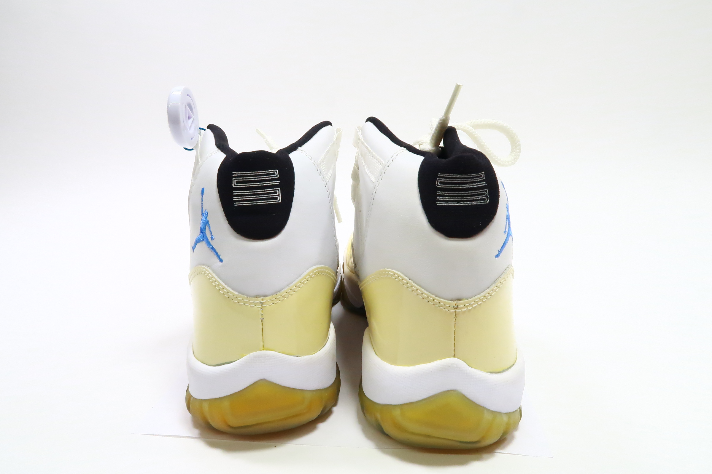 Nike Jordan 11 Retro Columbia (2001) 136046-142 Size 11  display picture 3