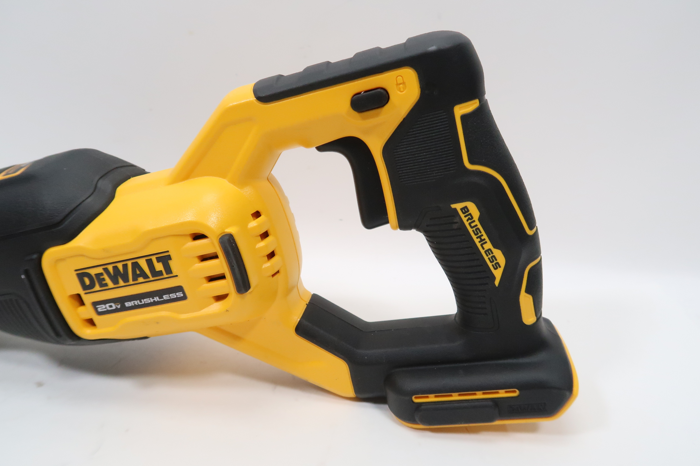 DeWalt DCS382 20Volt MAX XR Cordless Brushless Reciprocating Saw