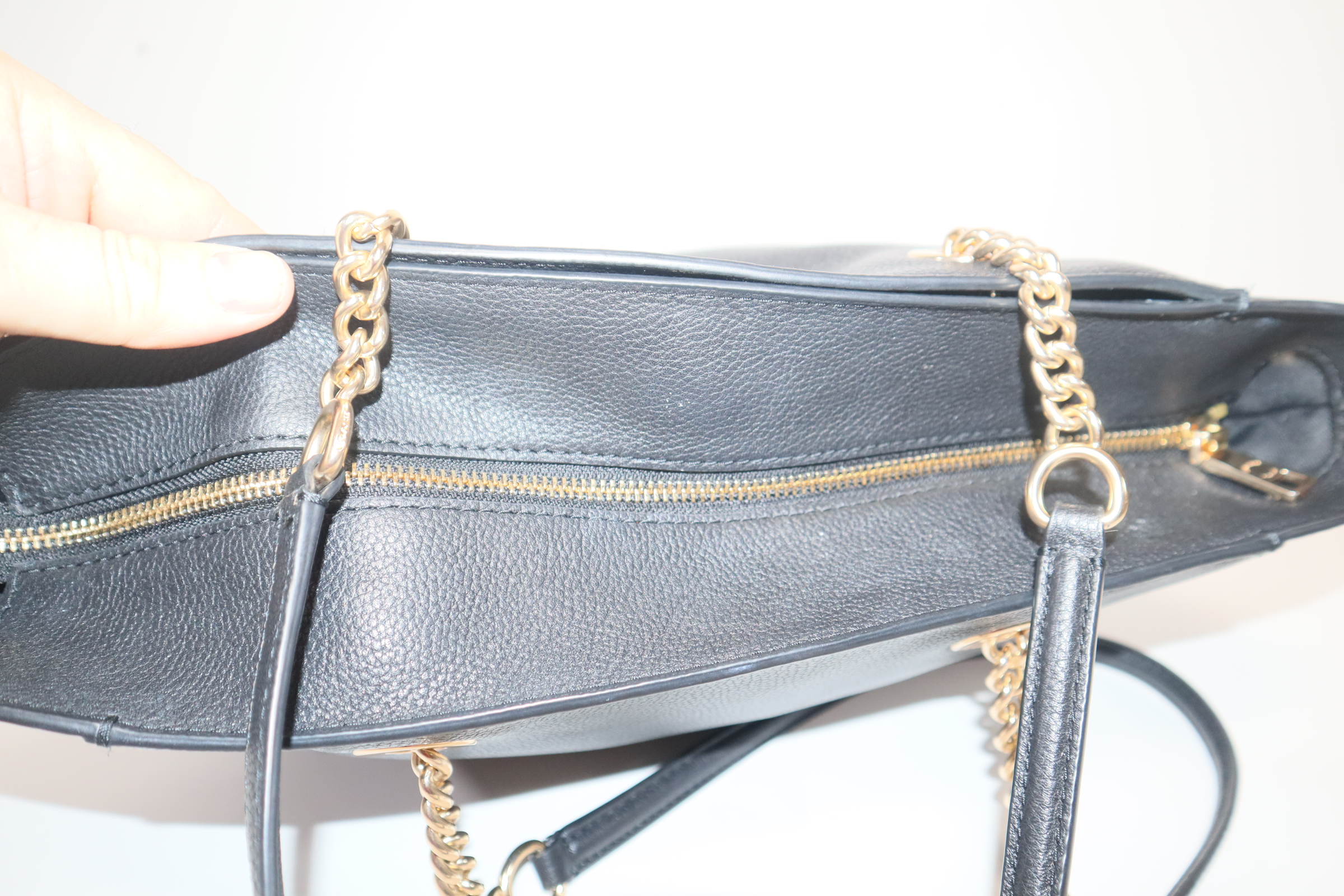 COACH D2277-57107 Black Women's Pebbled Turnlock Chain Tote 27