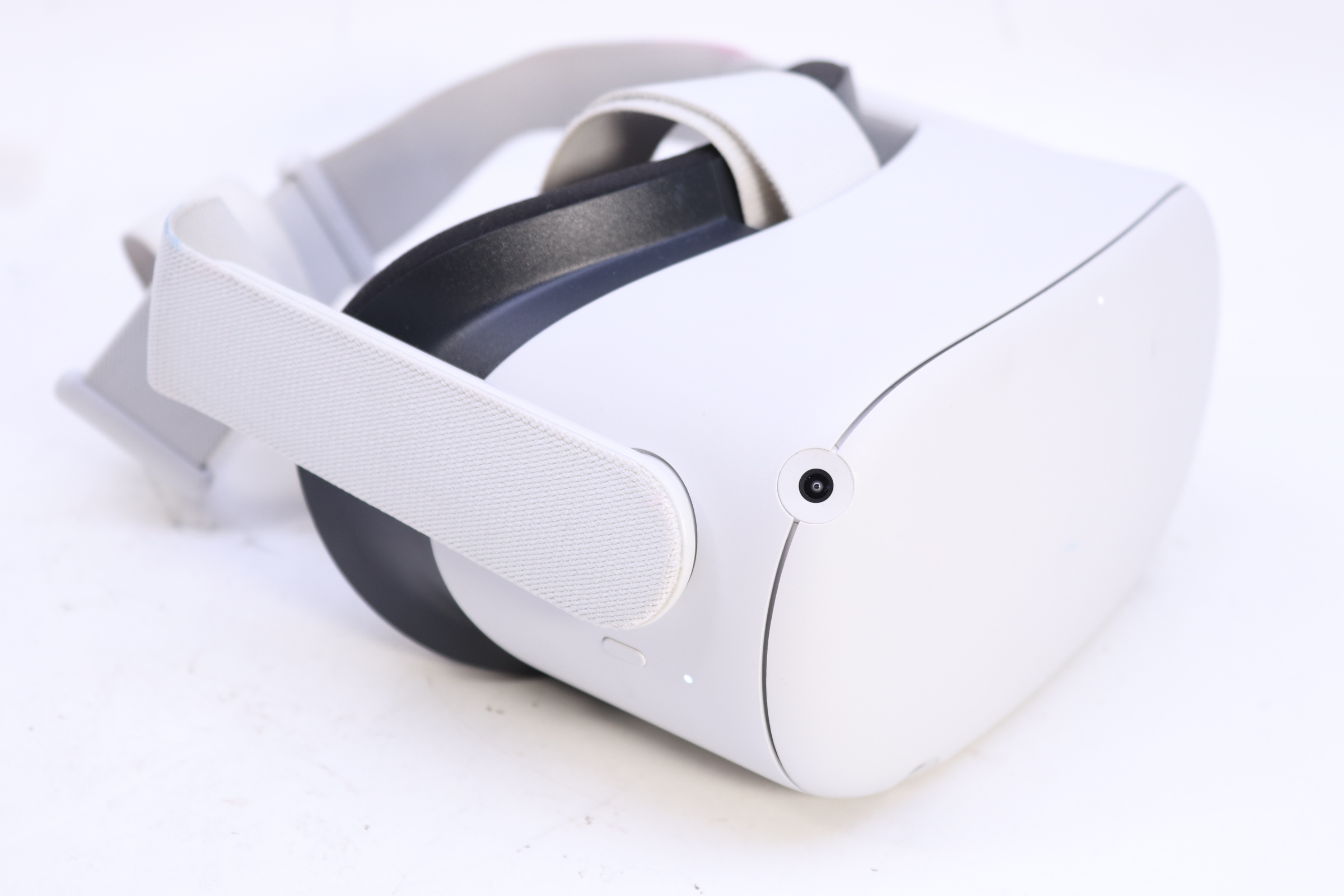 Meta Quest 2 KW49CM Advanced 64GB All-In-One Virtual Reality VR