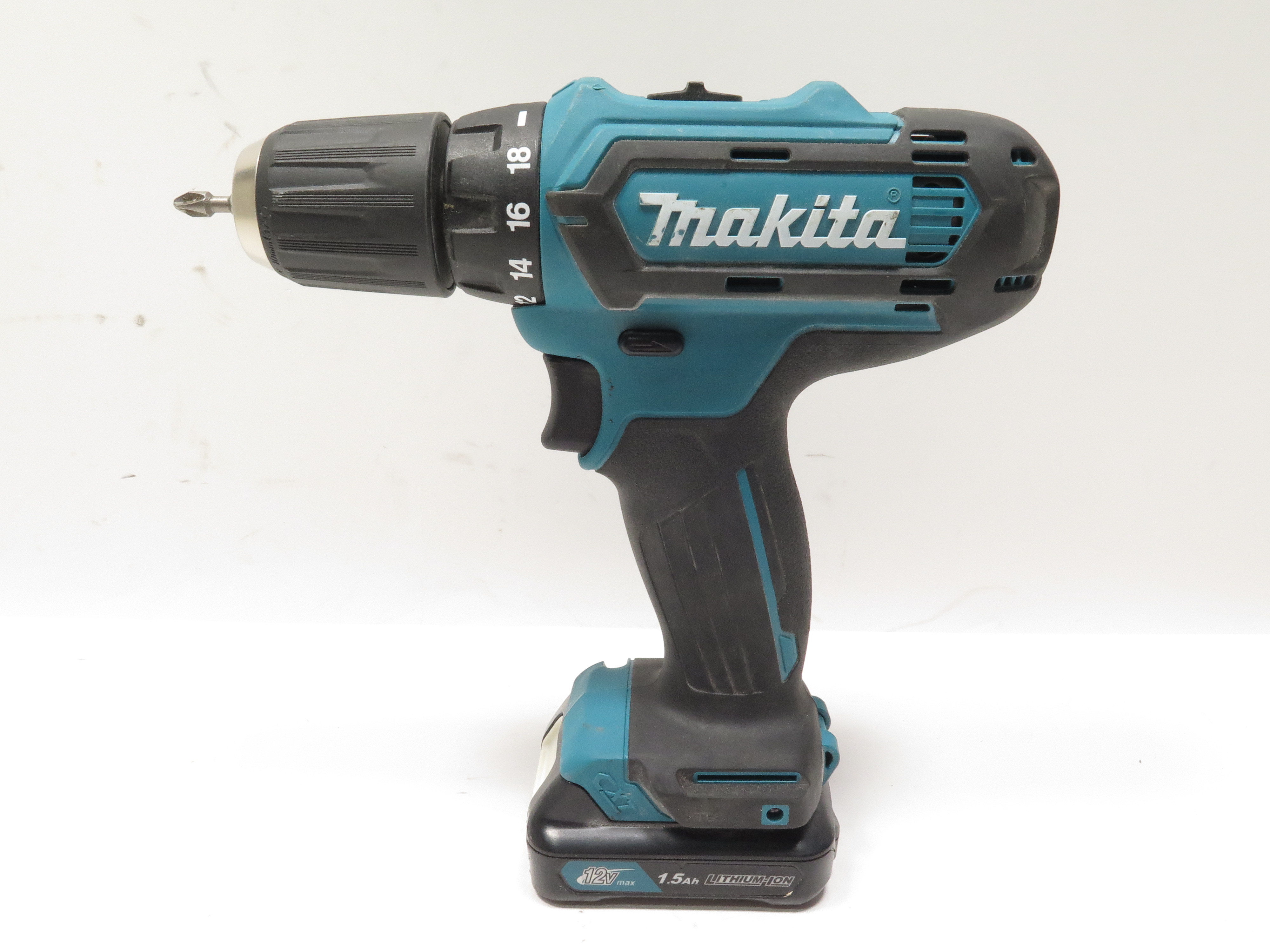 Makita DT03 / FD05 12V 3/8" Driver Drill / 1/4" Hex Impact Driver Kit 9154