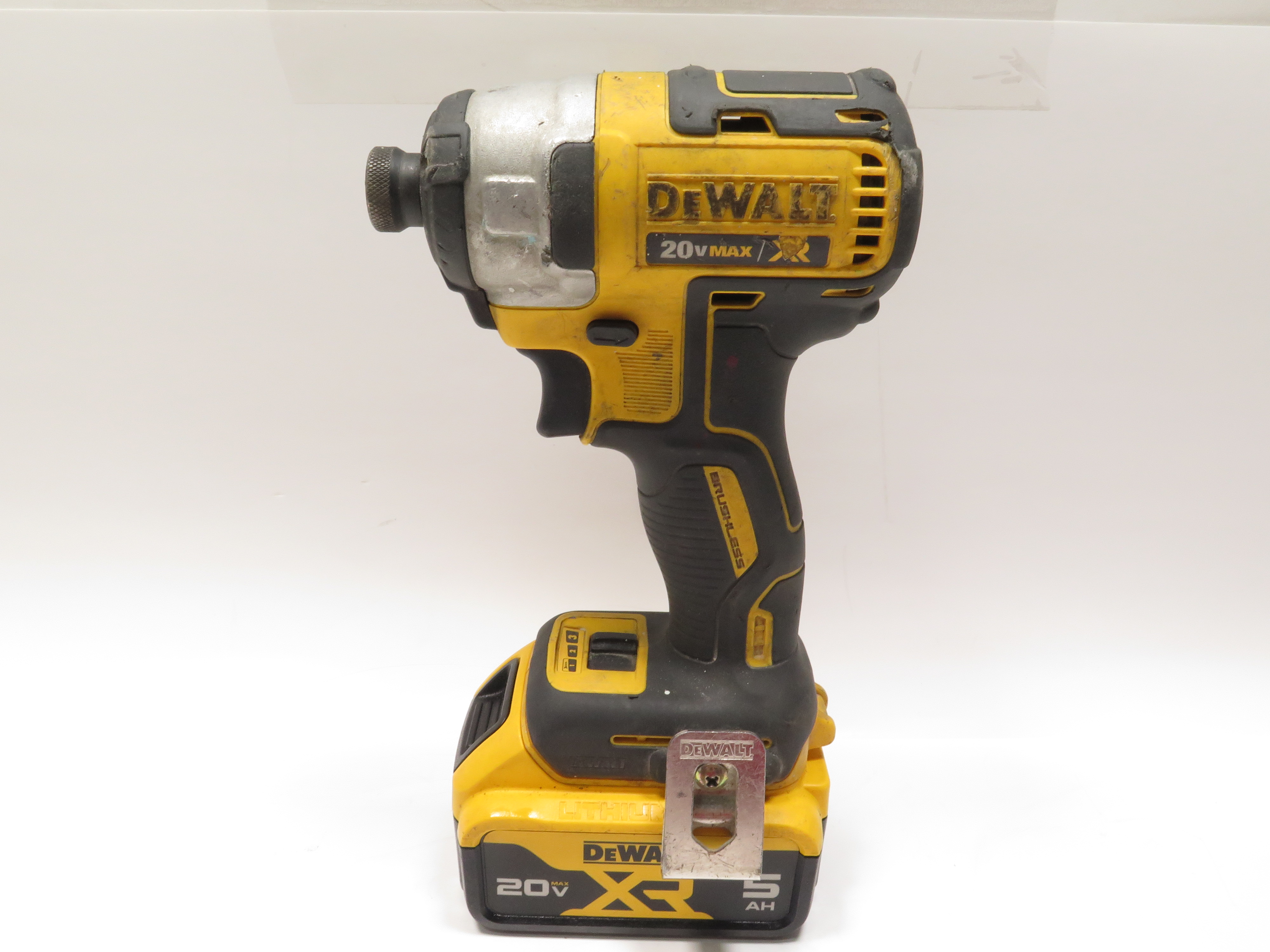 Dewalt Dcf887 20v Max Xr Cordless Brushless 3 Speed 14 In Impact Driver 9580 8931