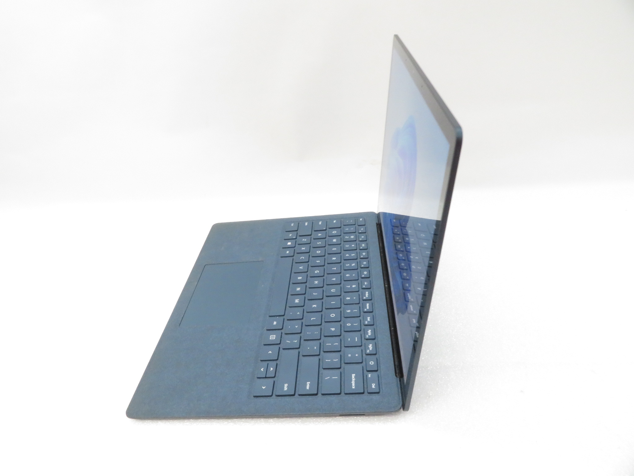 Microsoft Surface Laptop 2 1769 Core i5-8250U 1.60GHz 8GB RAM