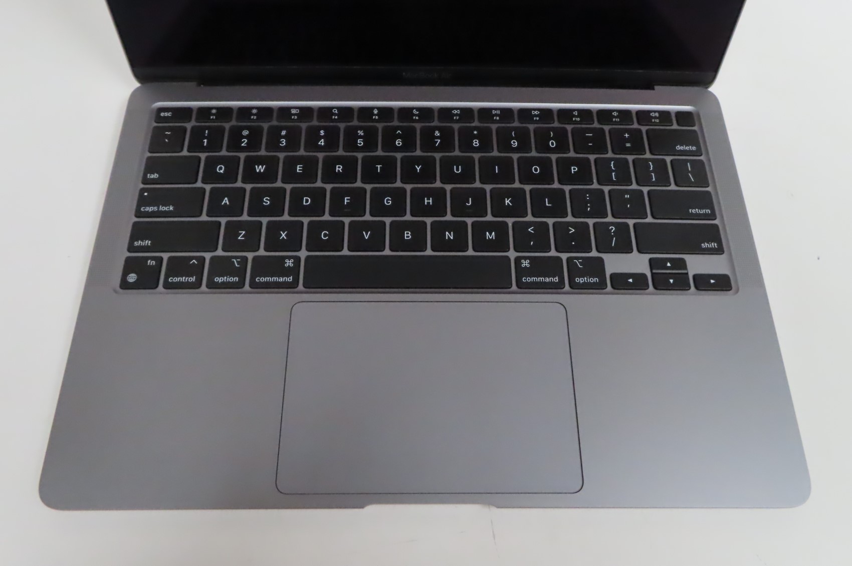 Apple MacBook Air (2020) MGN63LL/A M1 3.2GHz 7-Core GPU 8GB RAM 256GB ...