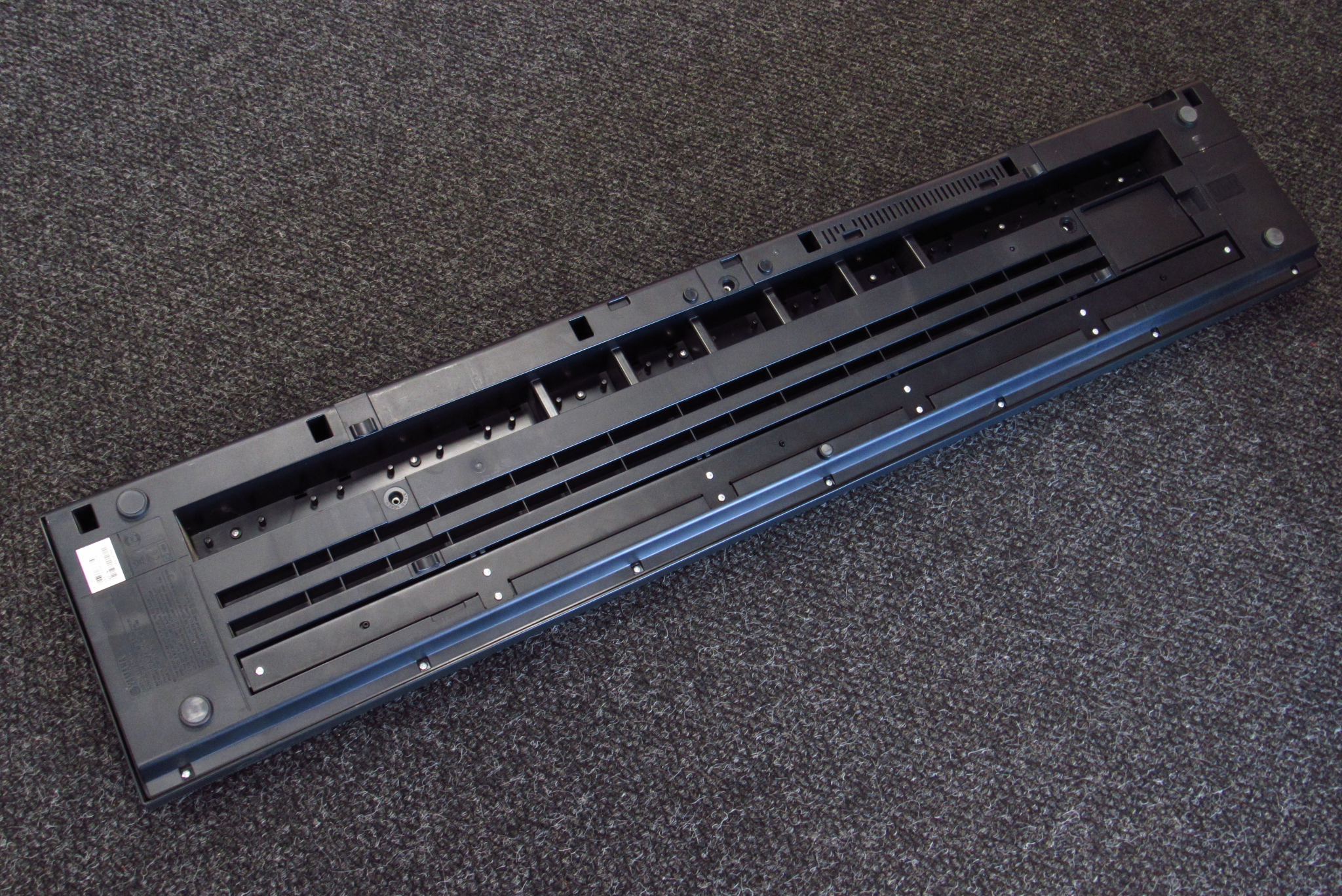 Yamaha NP-30 (2007) Portable Grand 76-Key Digital Keyboard - Local