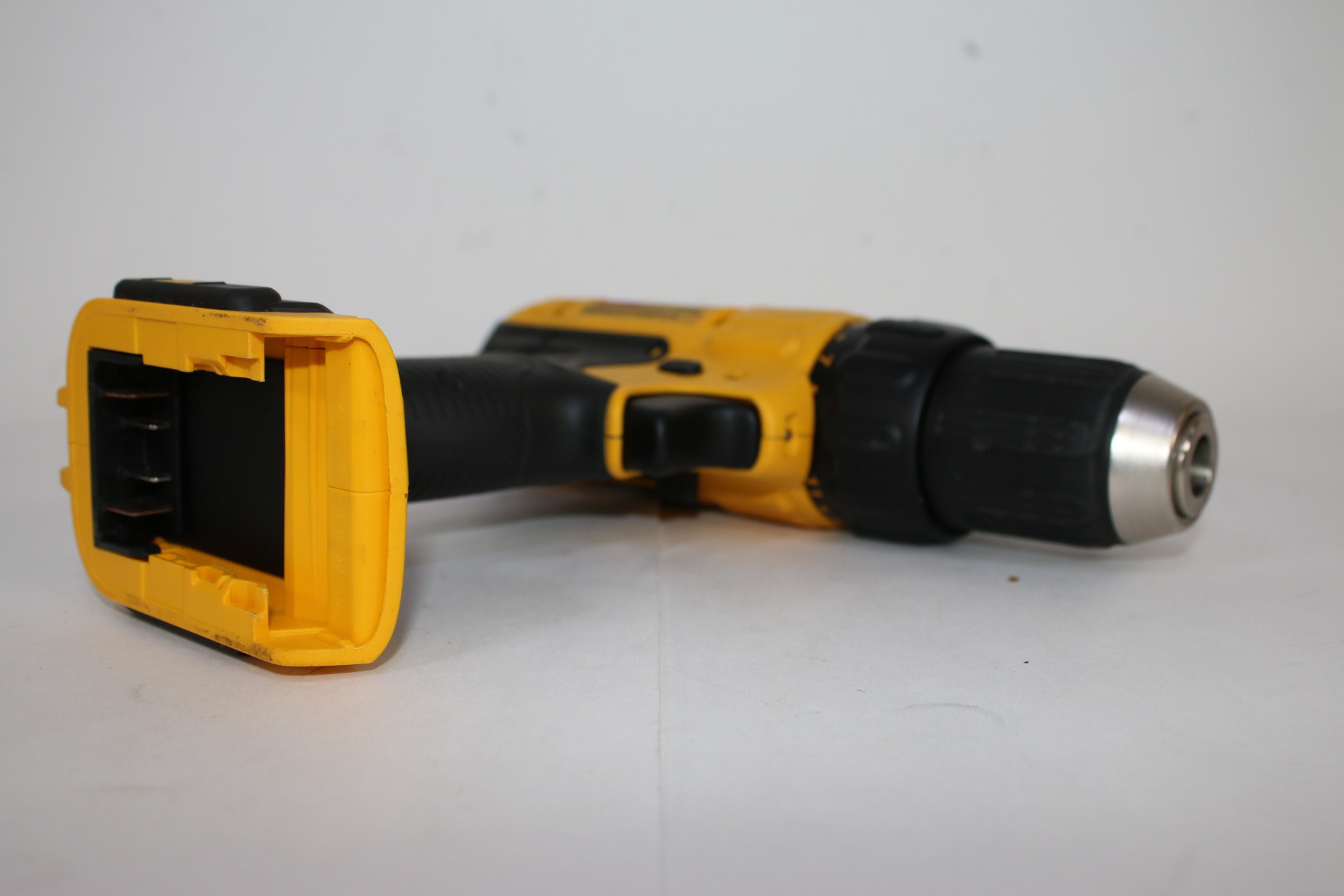 DeWalt DCD771 20V MAX LithiumIon Compact Drill/Driver