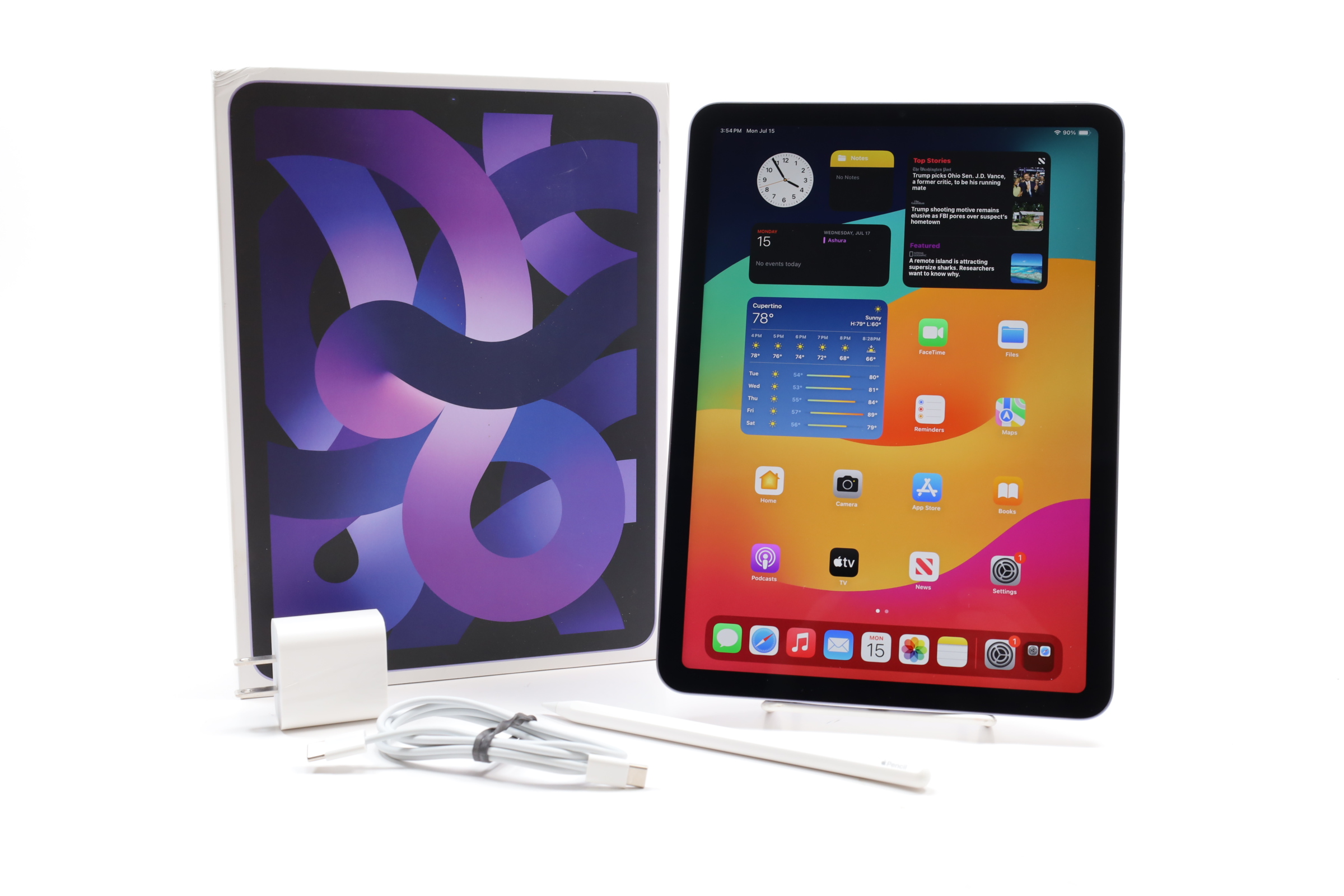 Apple iPad Air 5th Gen MME23LL/A 64GB M1 Chip 10.9