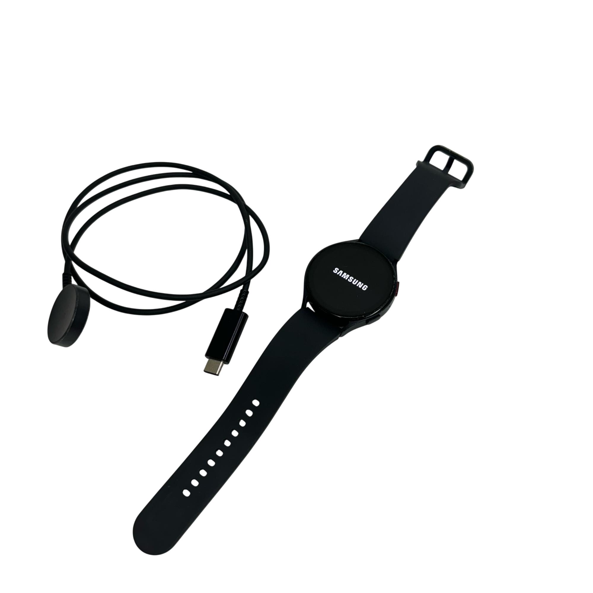 Samsung Galaxy Watch4 SM-R860 outlets 40mm Aluminum Case with Sport Band - Black