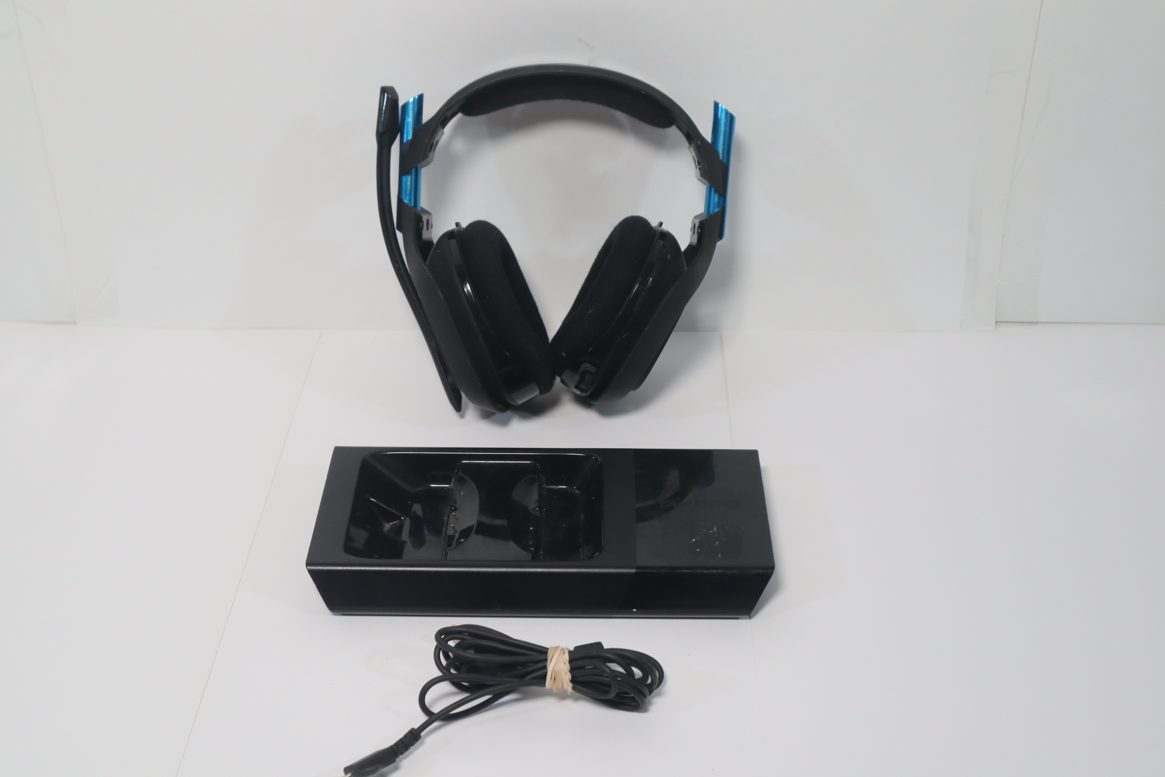 Logitech ASTRO A50 Black Blue PS4/PC/Mac Gaming Headphone