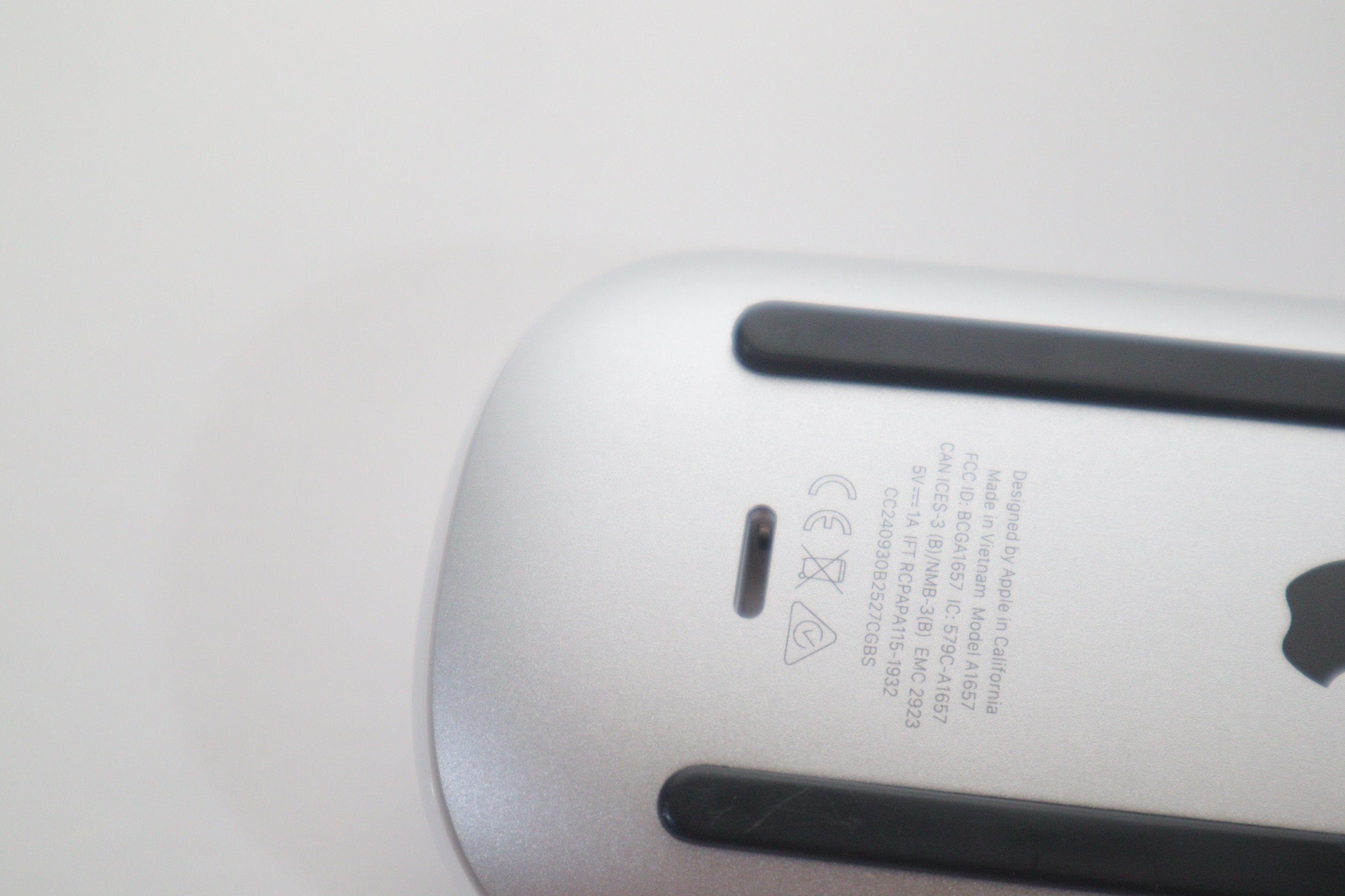 Apple Magic Mouse MK2E3AM/A A1657 White Multi-Touch Surface