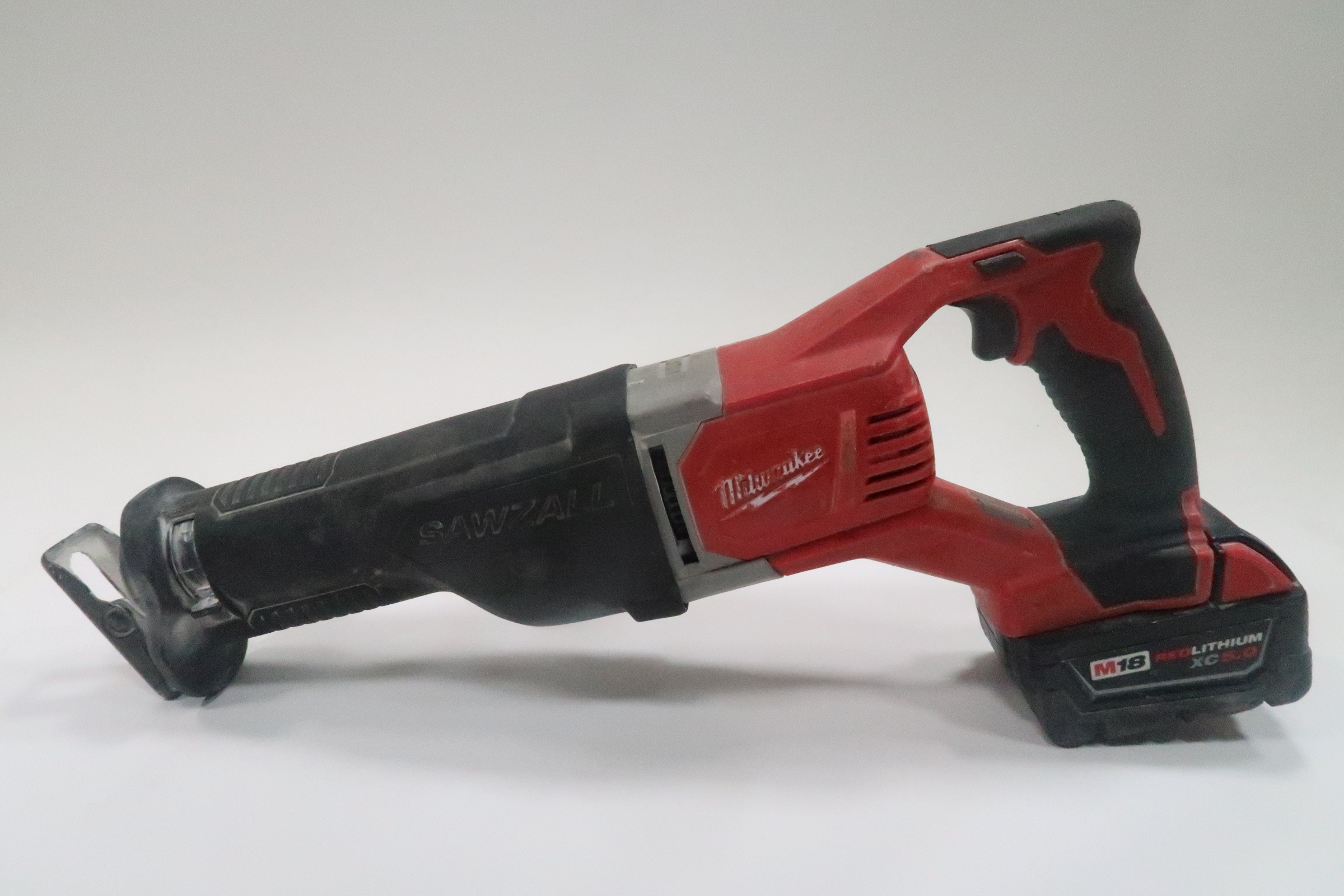 Milwaukee 2621 20 M18 18V Lithium Ion Cordless SAWZALL