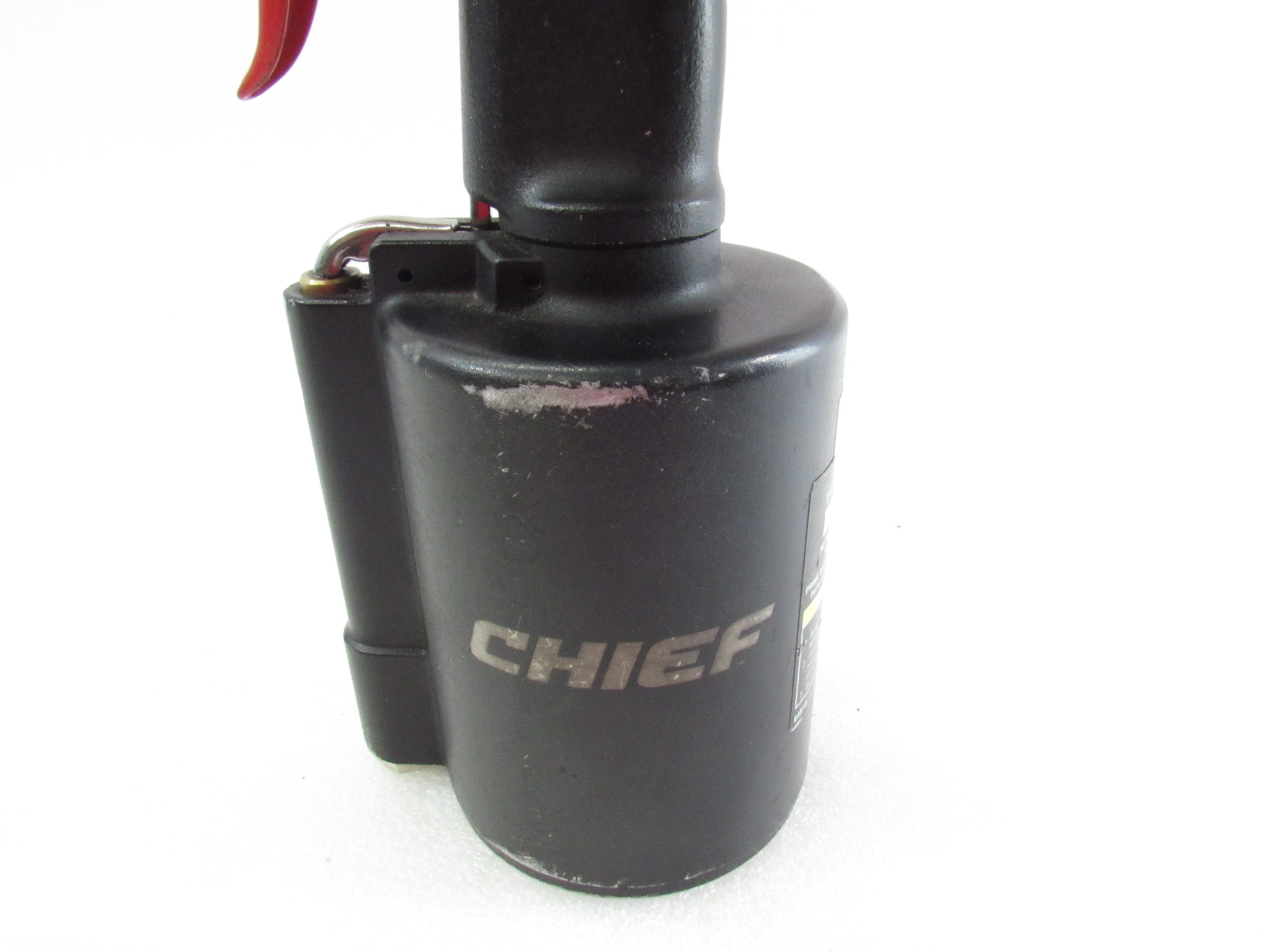 CHIEF 64518 Pneumatic/Hydraulic 1/4 in. Professional Riveter
