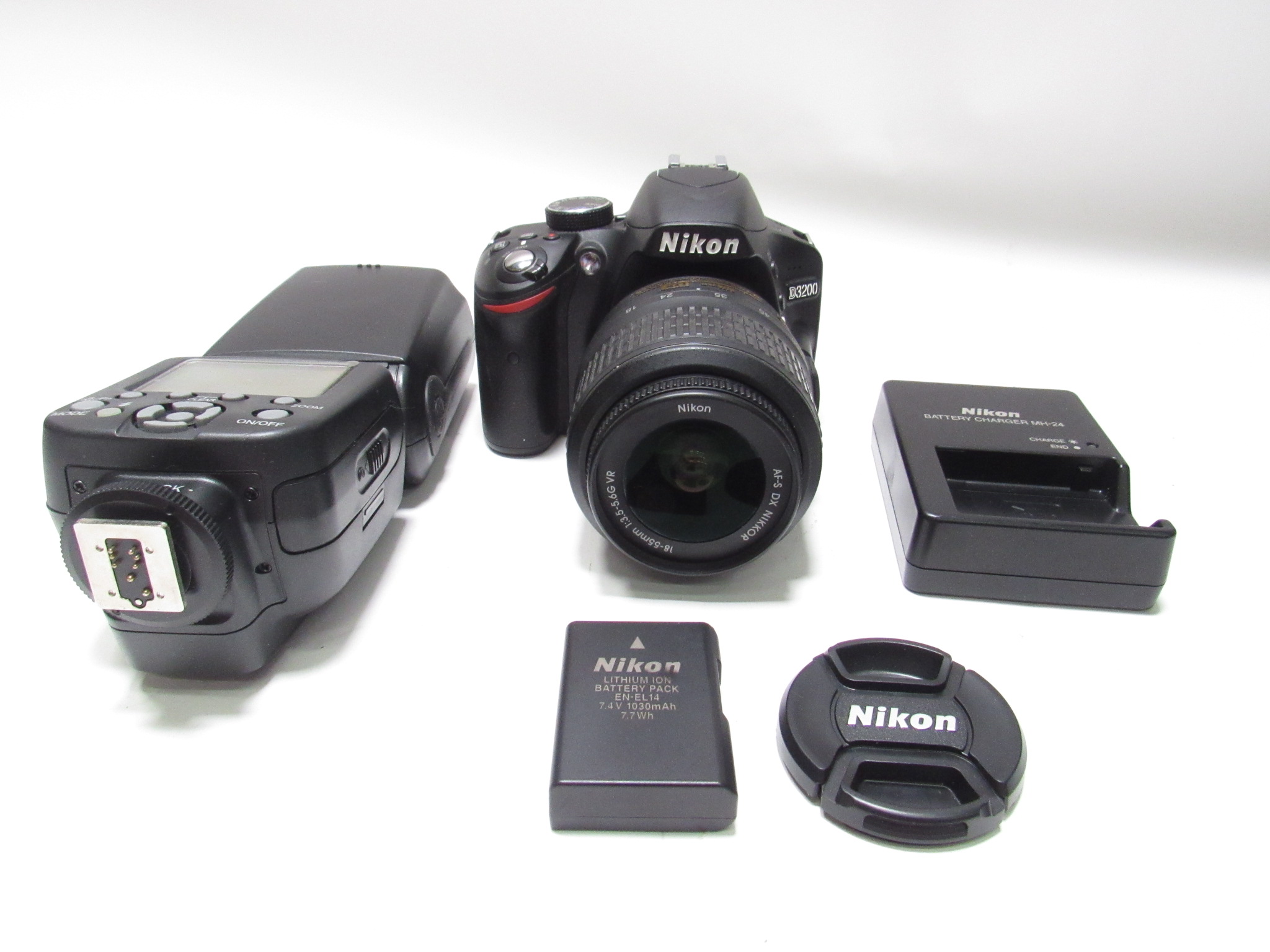 Nikon D3200 24.2MP CMOS 3.0