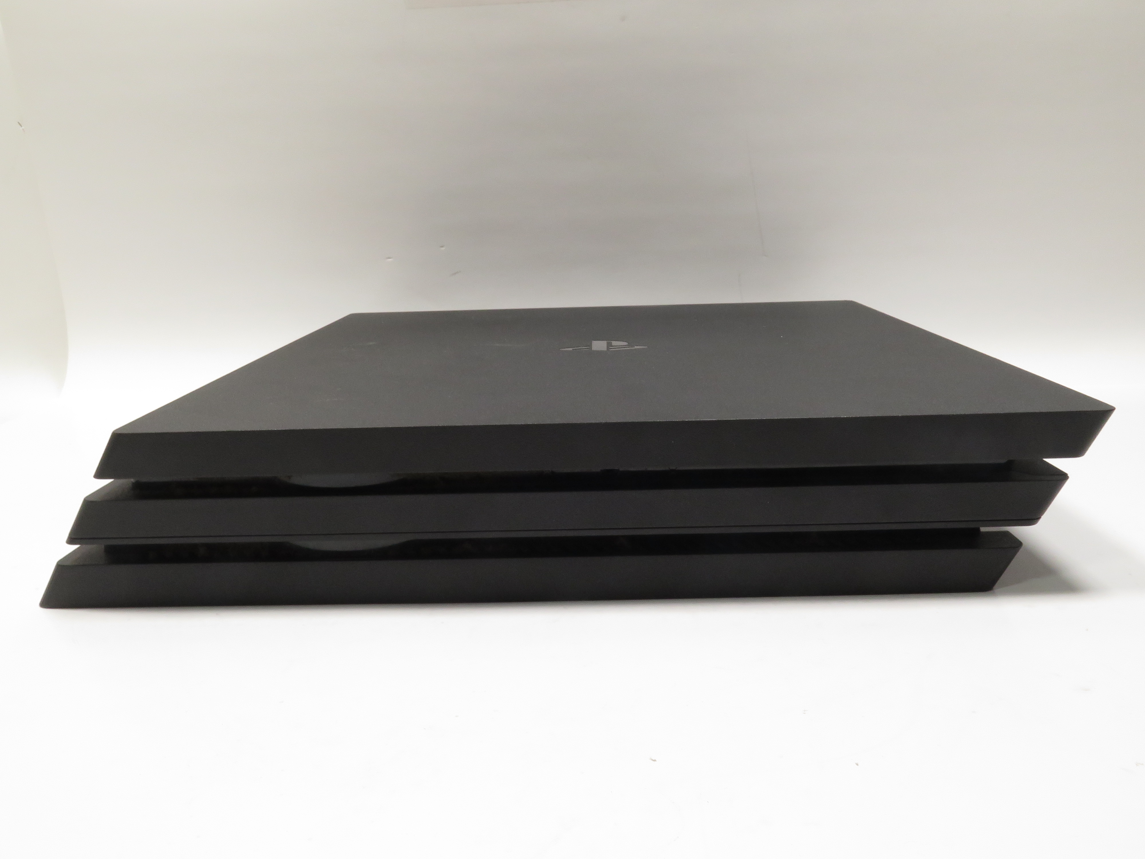 Sony CUH7015B PlayStation 4 Pro 1TB Video Game Console 2919