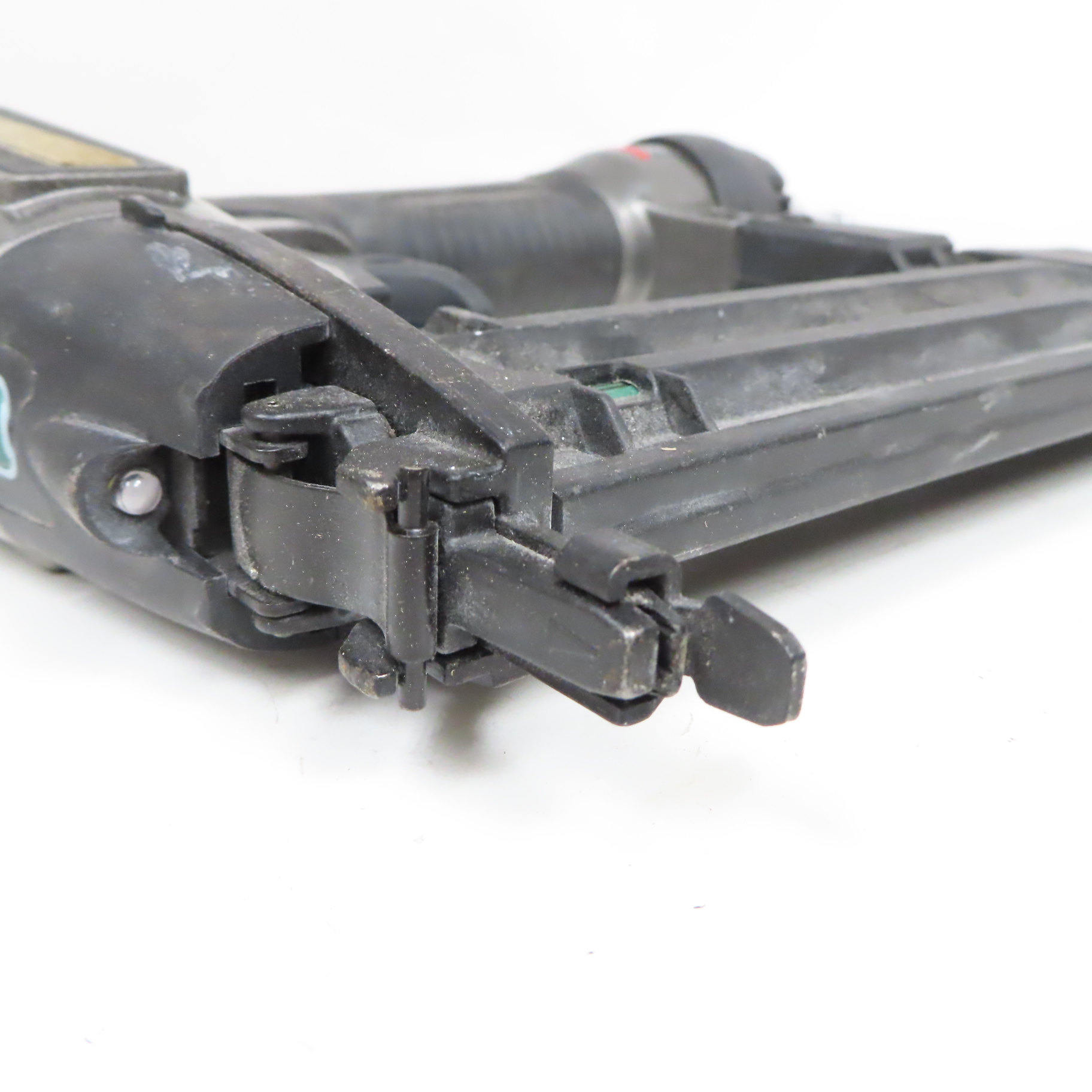 Masterforce 2085005 Magnesium 18GA Pneumatic Brad Nailer