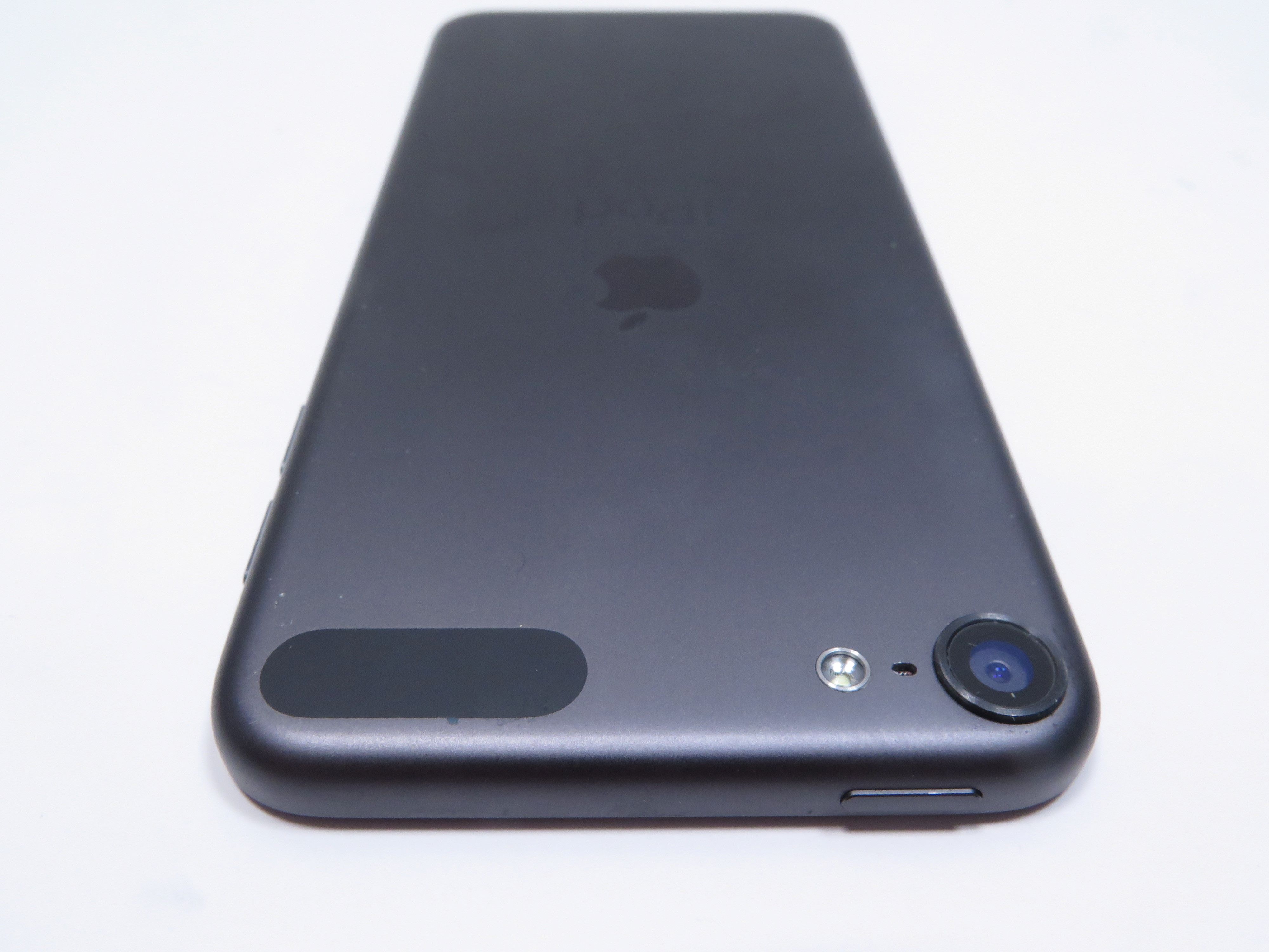 Apple MVHW2LL/A iPod Touch 7th Generation 32GB 4