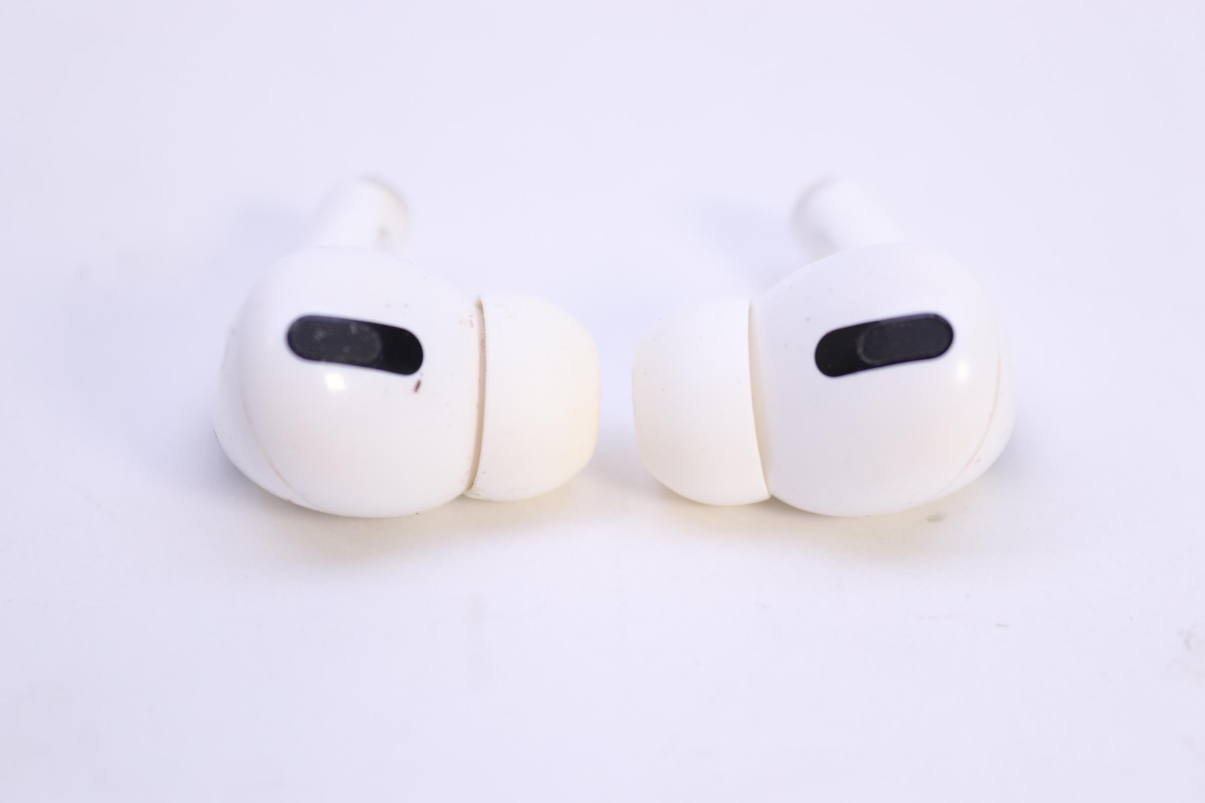 Apple MLWK3AM/A MagSafe Wireless Bluetooth Headphones AirPods Pro