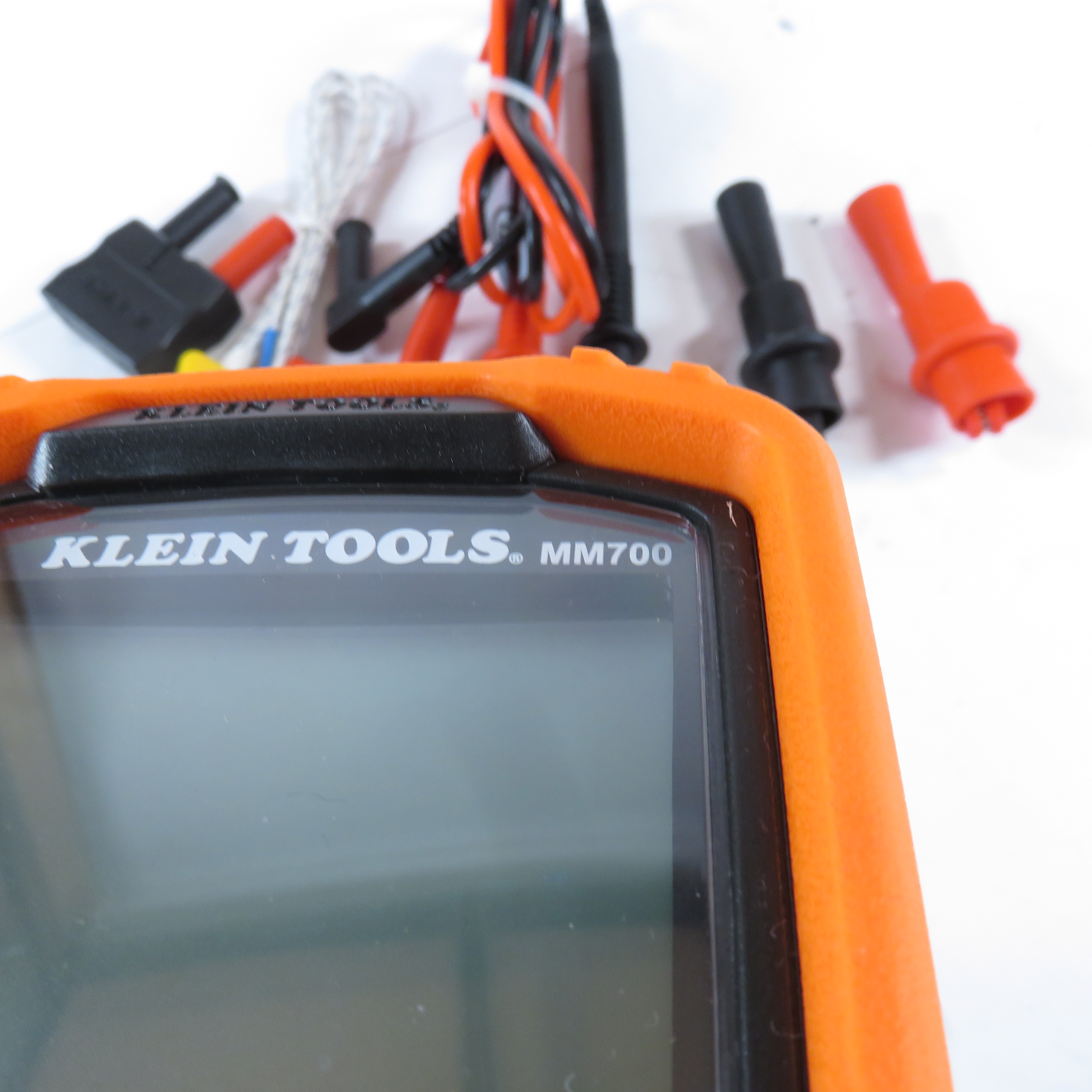 Klein Tools MM700 AC/DC Autoranging TRMS/Low Impedance Handheld Multimeter