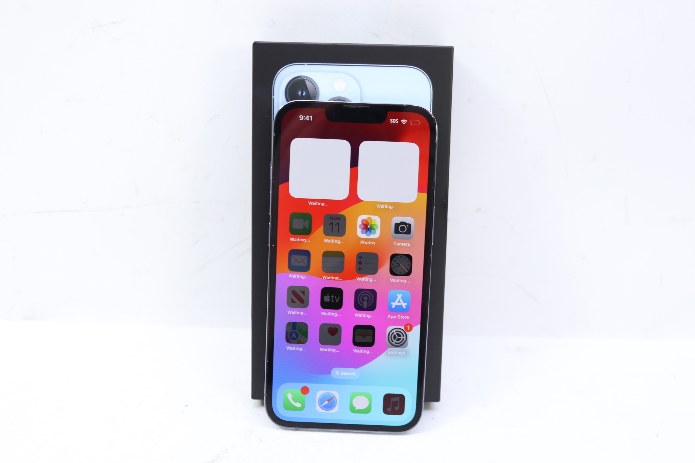 Apple iPhone 13 Pro MLU03LL/A 5G 256GB 6.1