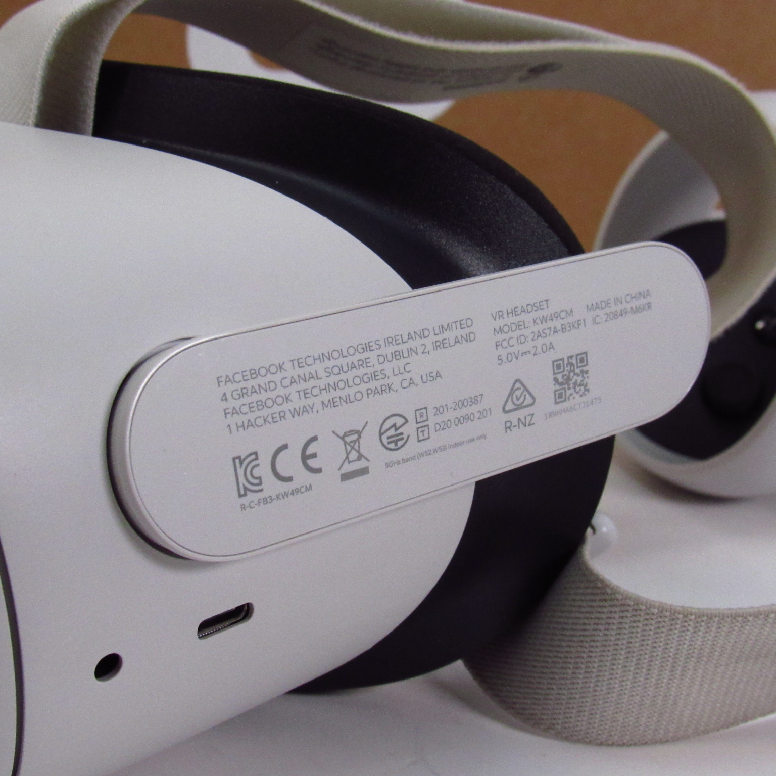 Oculus Quest 2 KW49CM 64GB Virtual Reality All-in-One Headset - 3037