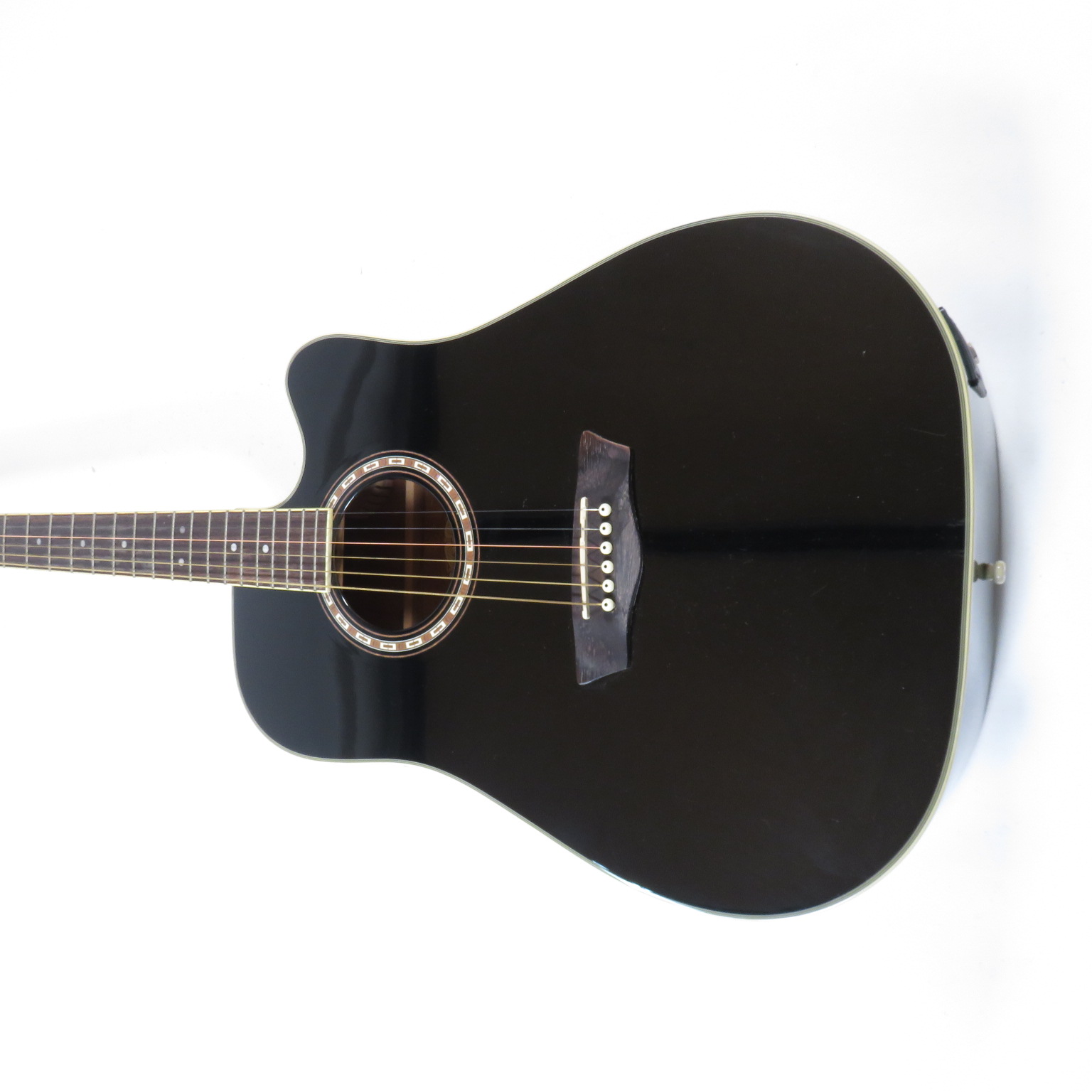 Washburn WD10CE Dreadnought 6String RH Cutaway Acoustic/Electric Guitar