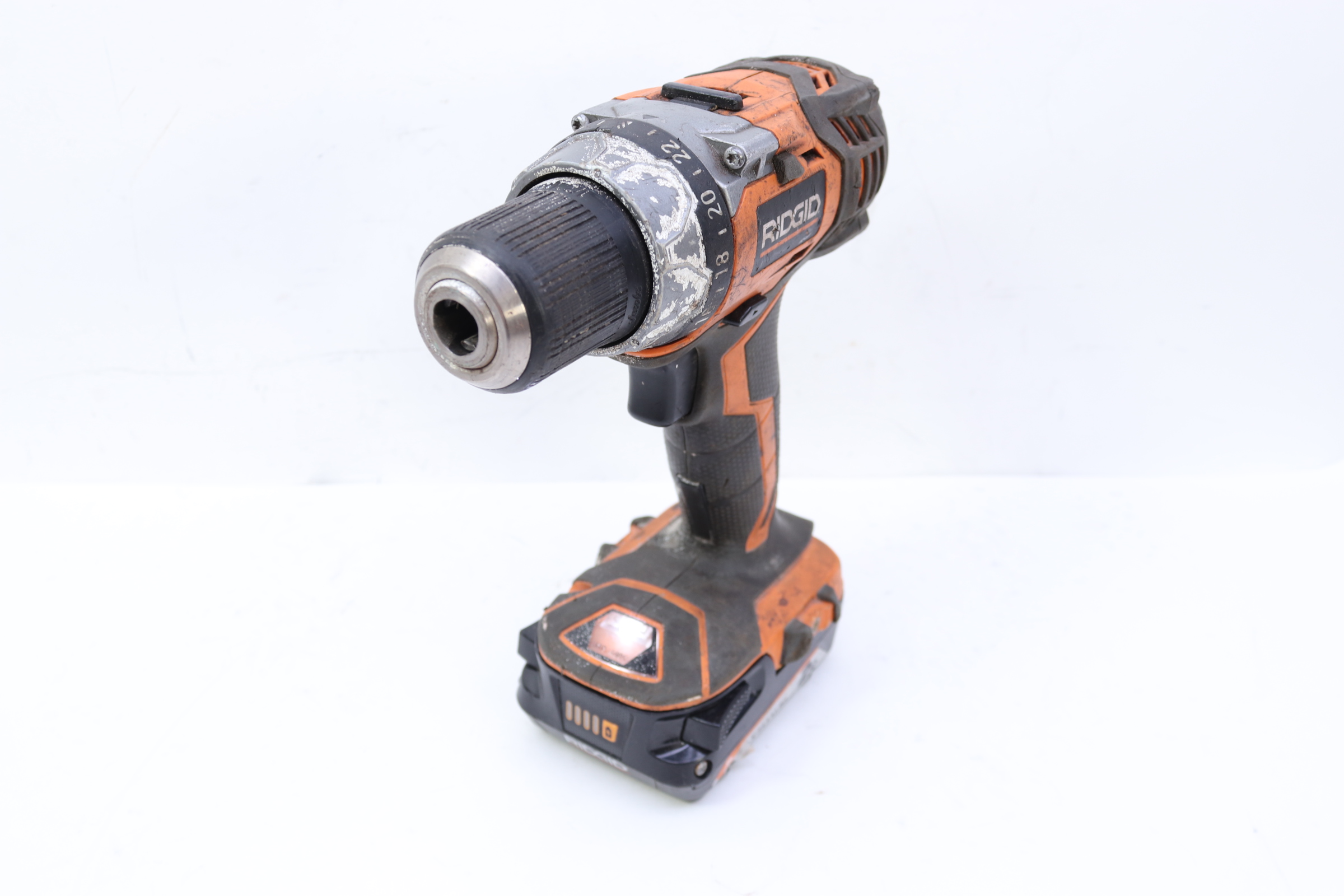 RIDGID R86008 18-Volt Lithium-Ion Compact 1/2 Inch Cordless Drill/Driver