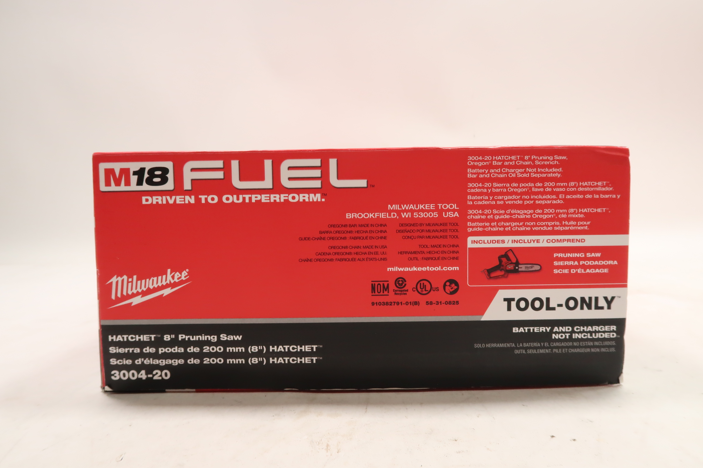 Milwaukee 3004 21P 2826 20T M18 FUEL 8 in. 18V Lithium Ion Brushless Cordless HATCHET Pruning Saw Kit w/Top Handle Chainsaw 6.0Ah Battery Charger