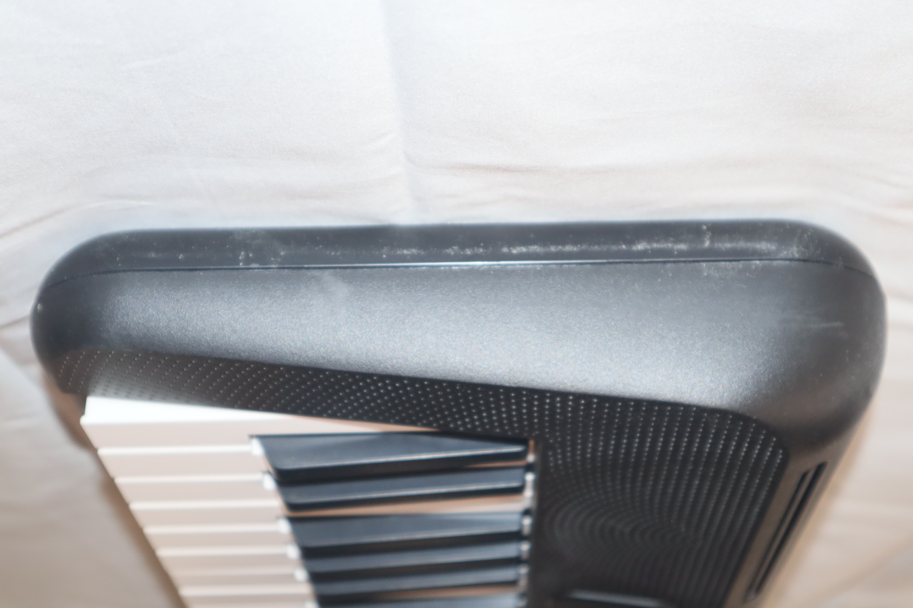 Casio CTS190 Casiotone 61Key Portable Keyboard 9AAA / USB & Carry Case